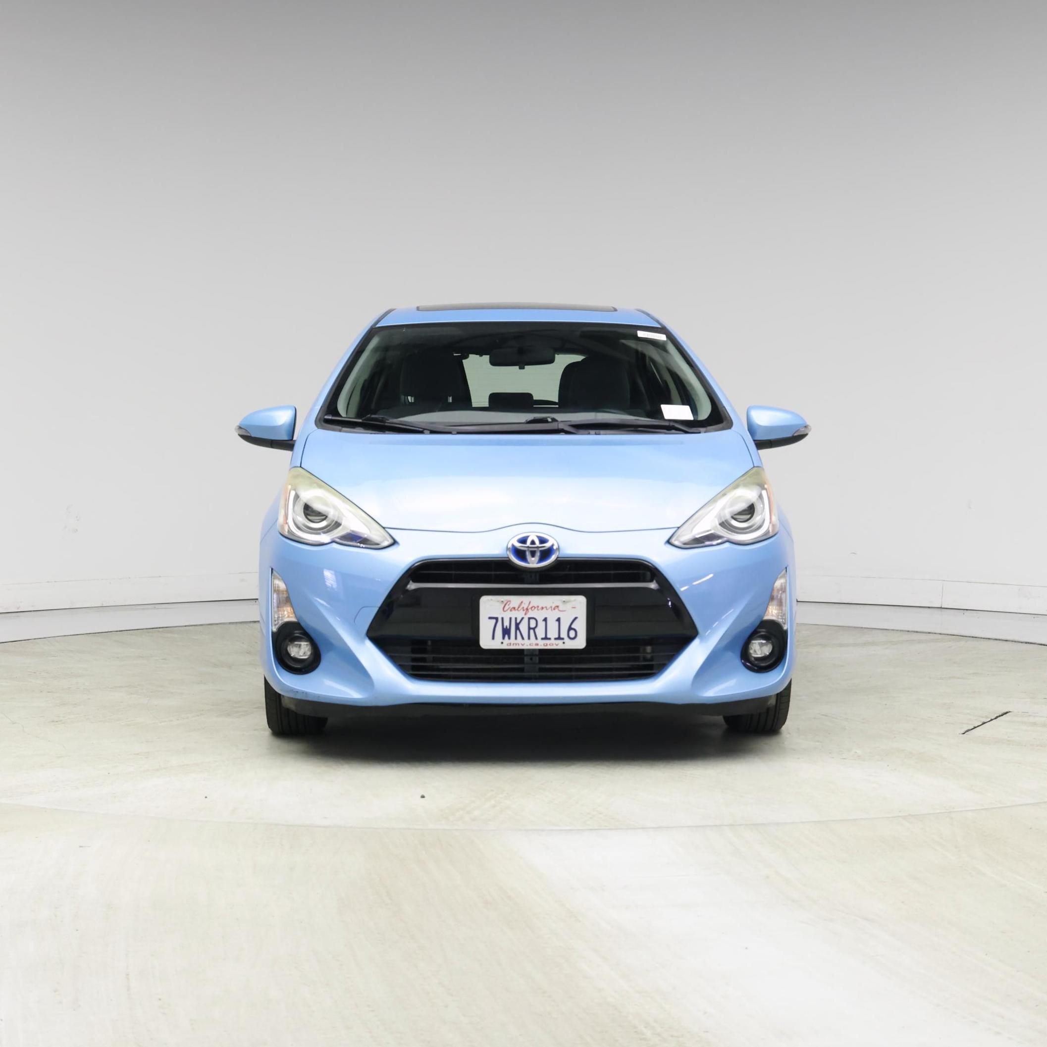 Thumbnail: 2016 Toyota Prius c - 5