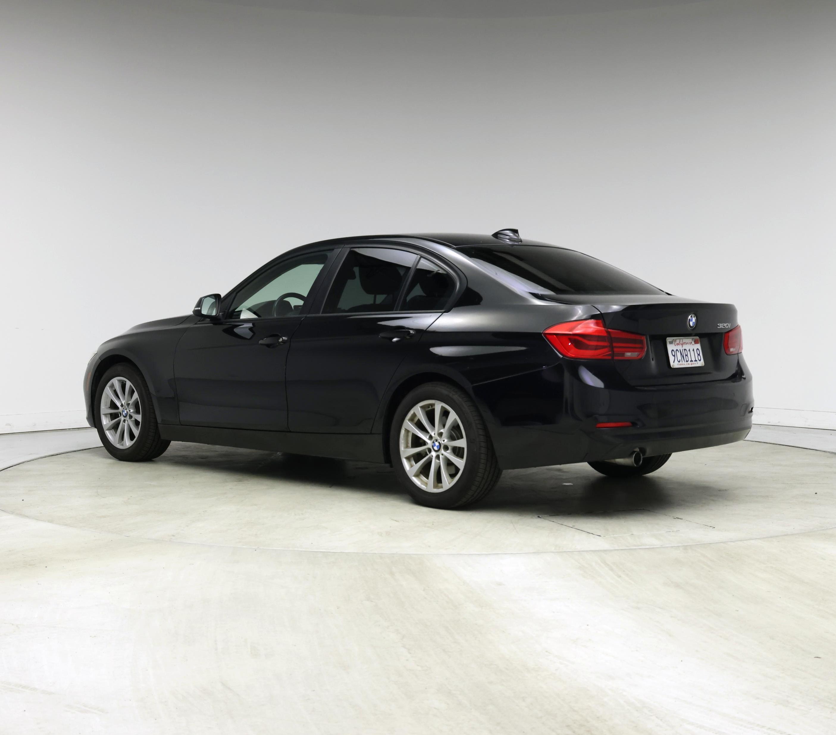 Thumbnail: 2016 BMW 3 Series - 2