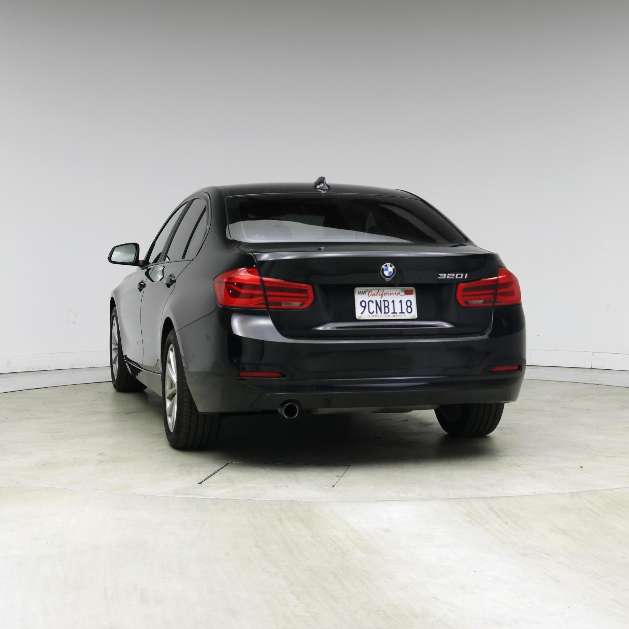 Thumbnail: 2016 BMW 3 Series - 6
