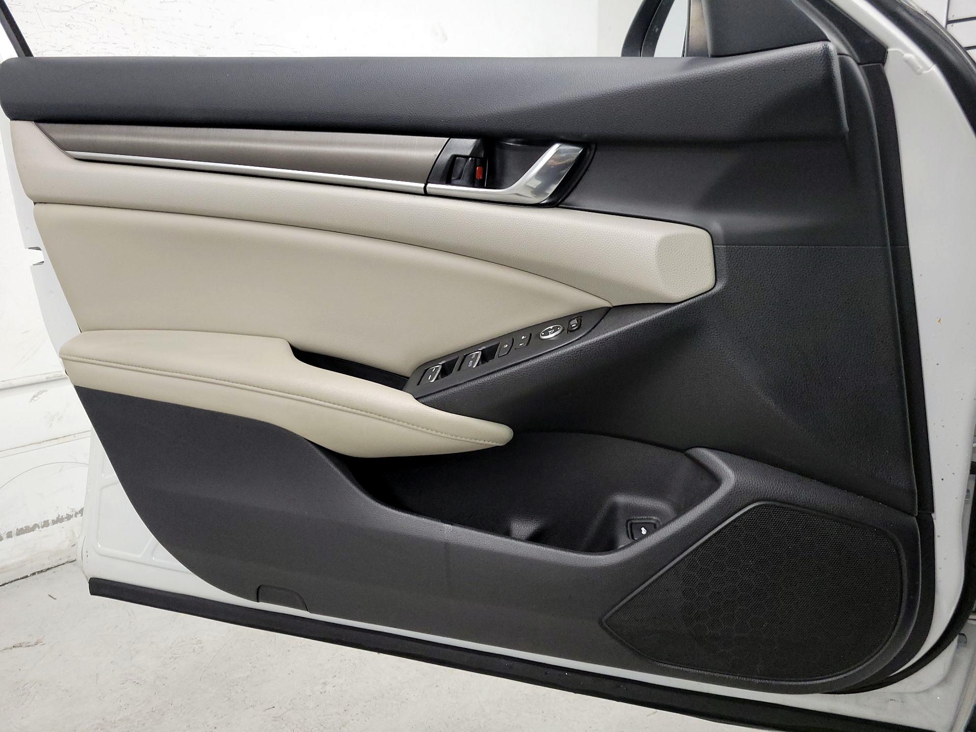 Thumbnail: 2019 Honda Accord - 12