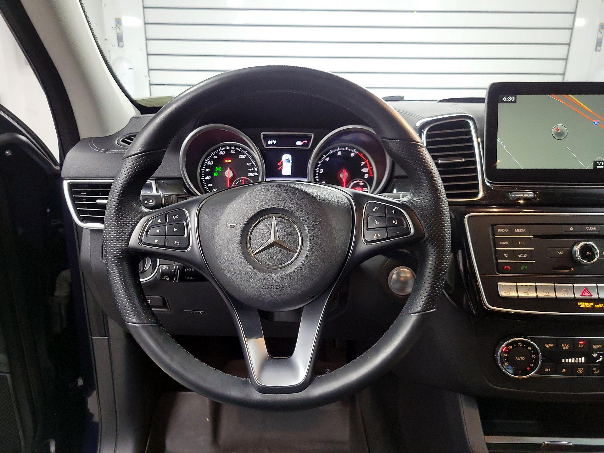 Thumbnail: 2017 Mercedes-Benz GLE - 10