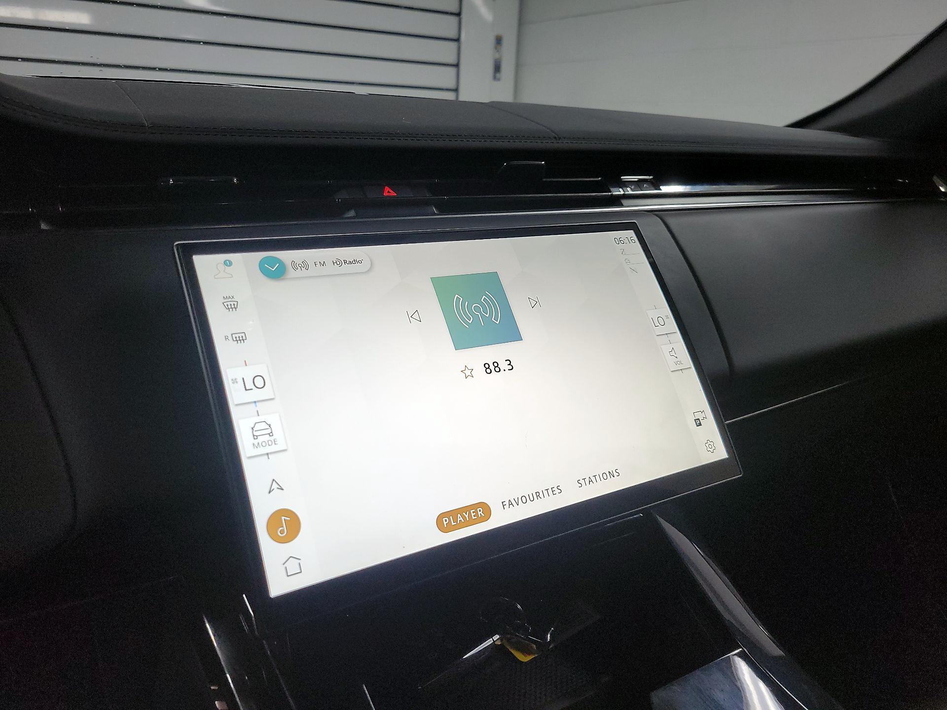 Thumbnail: 2024 Land Rover Range Rover Sport - 16