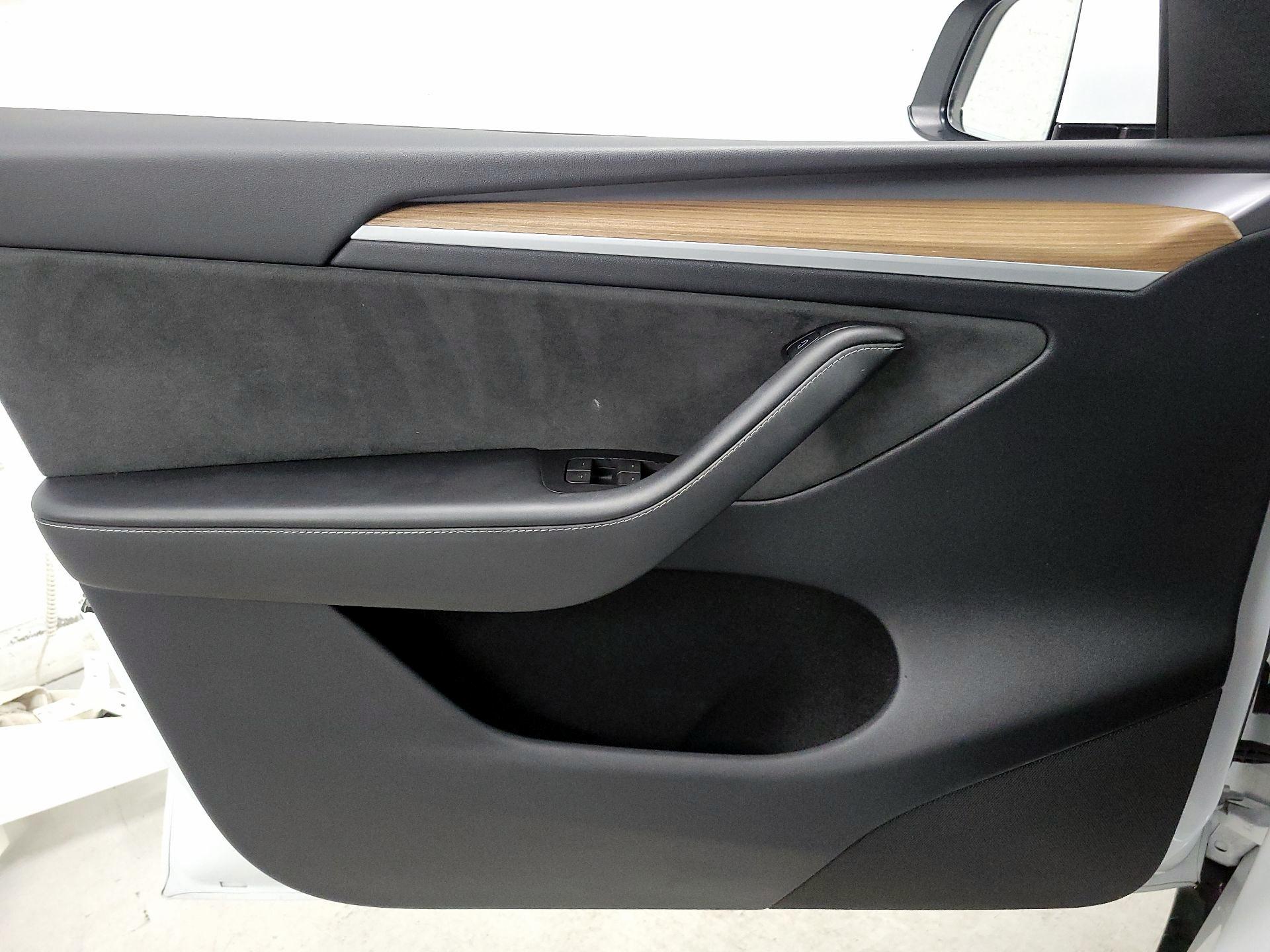 Thumbnail: 2023 Tesla Model Y - 12