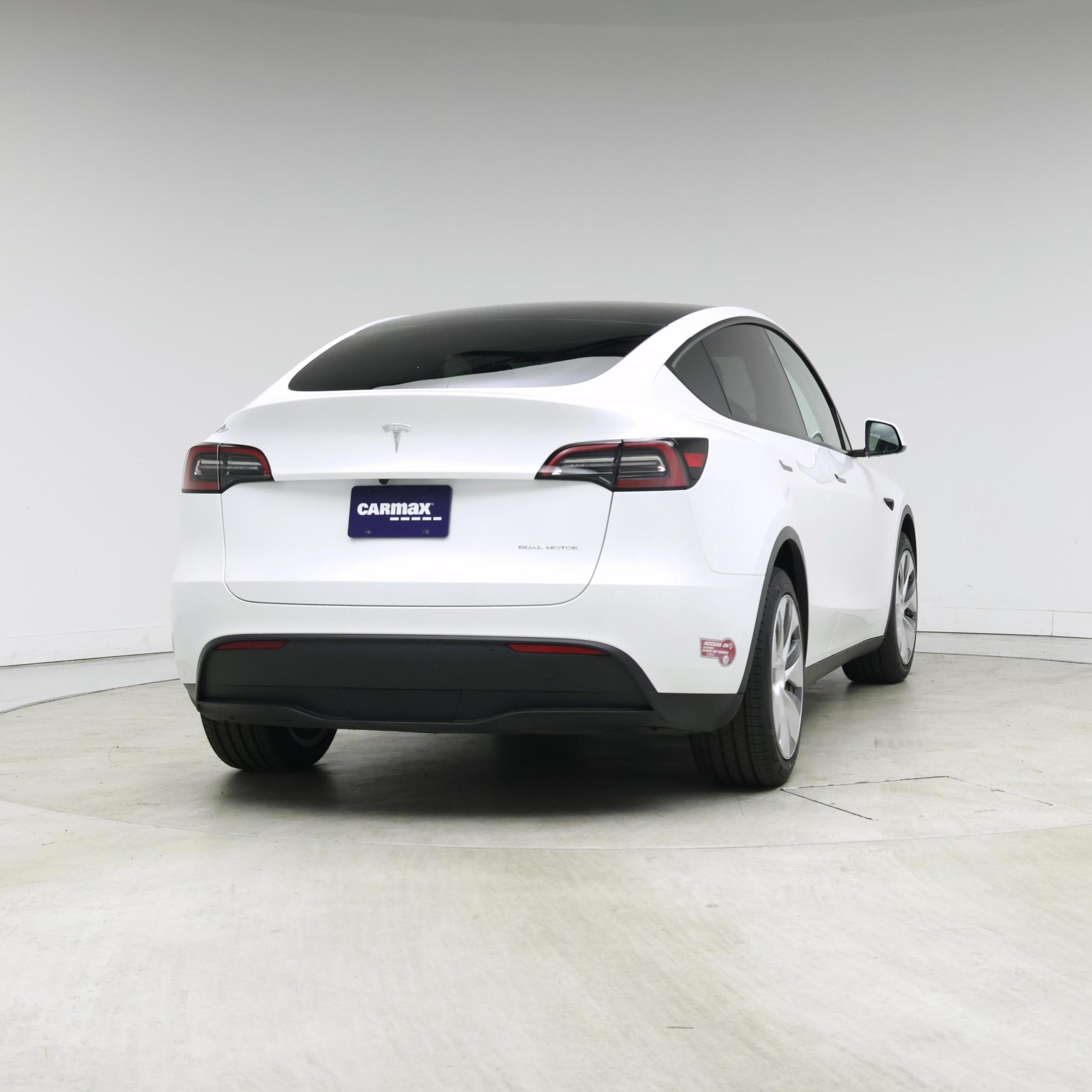 Thumbnail: 2023 Tesla Model Y - 8