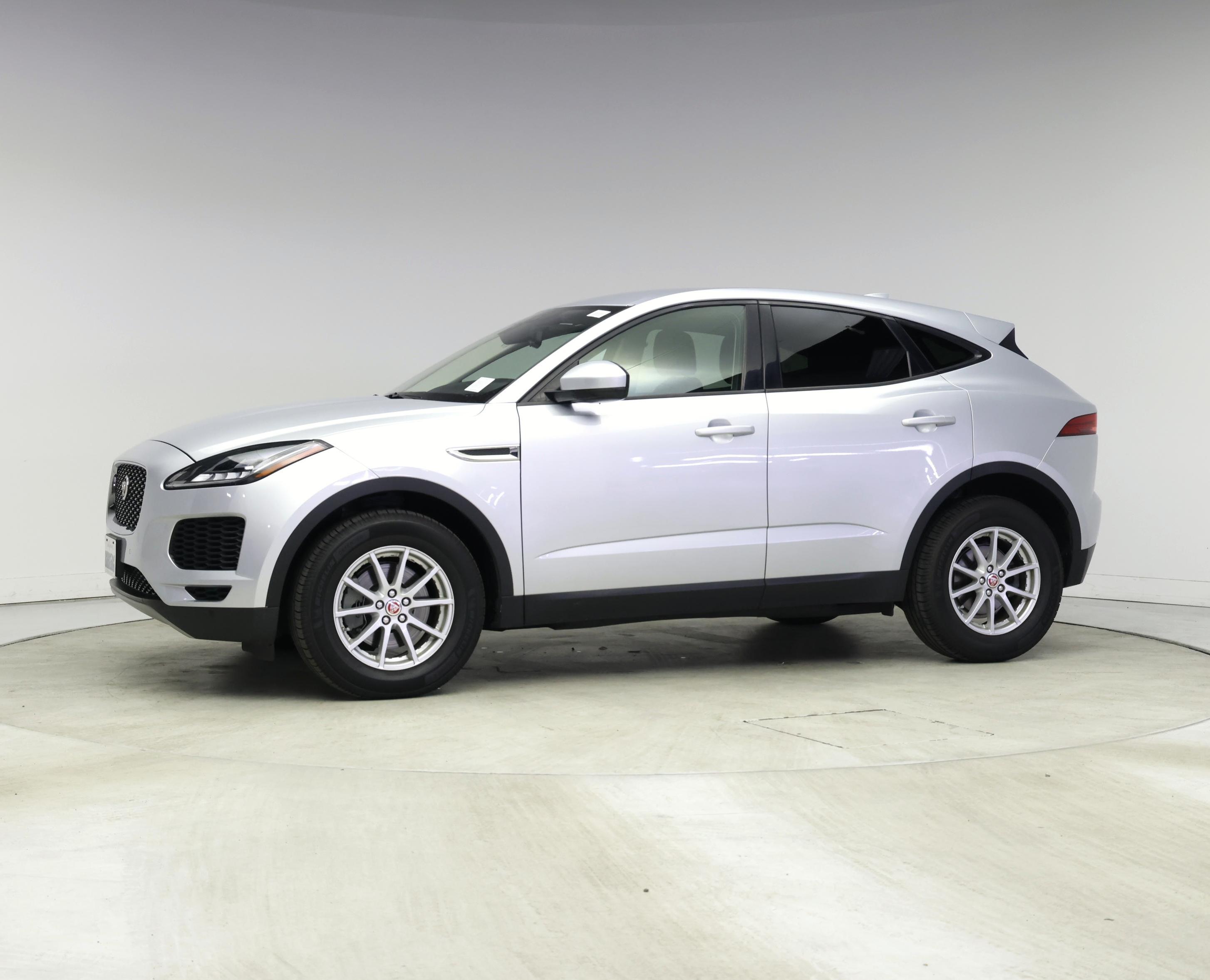 Thumbnail: 2018 Jaguar E-Pace - 3