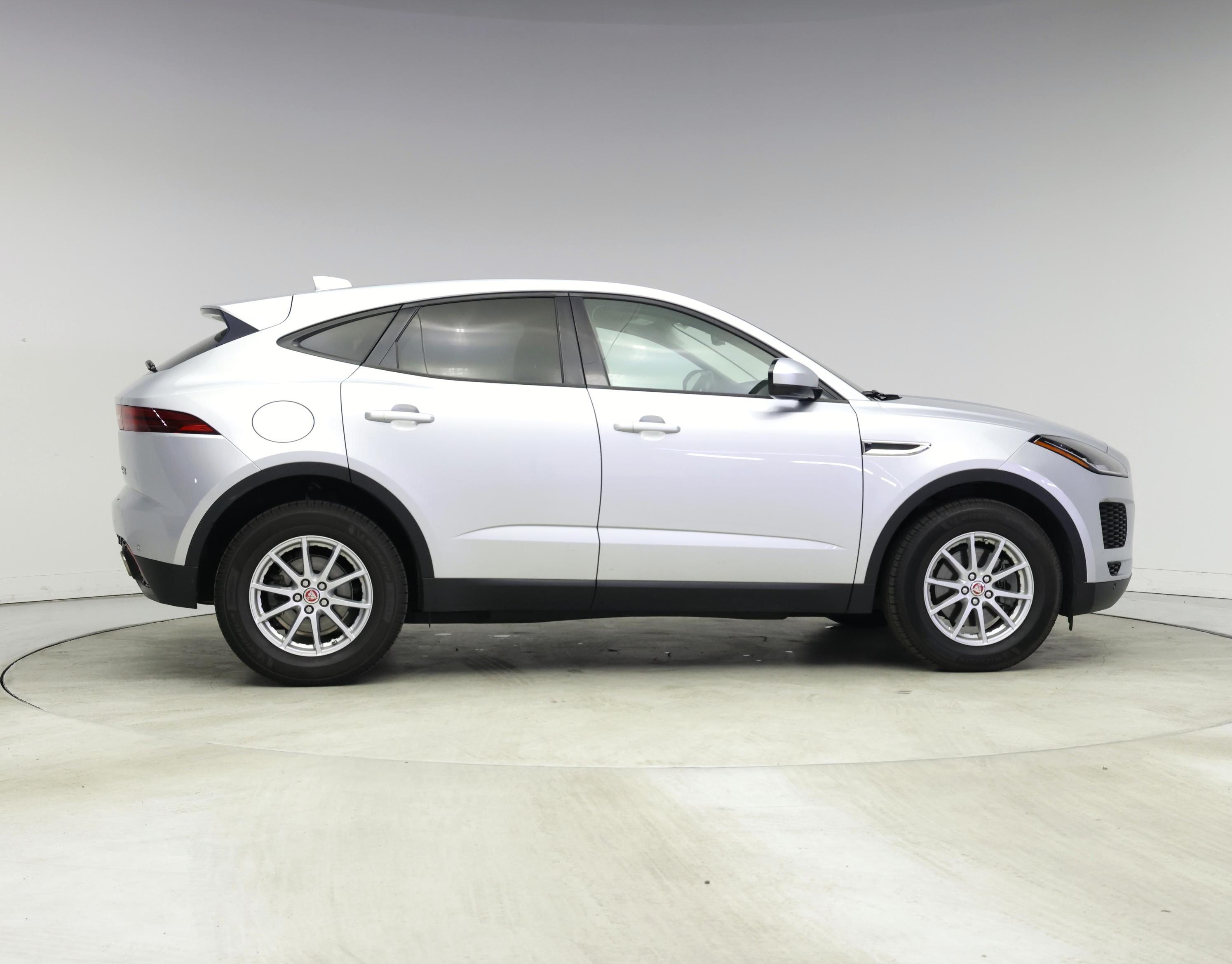 Thumbnail: 2018 Jaguar E-Pace - 7