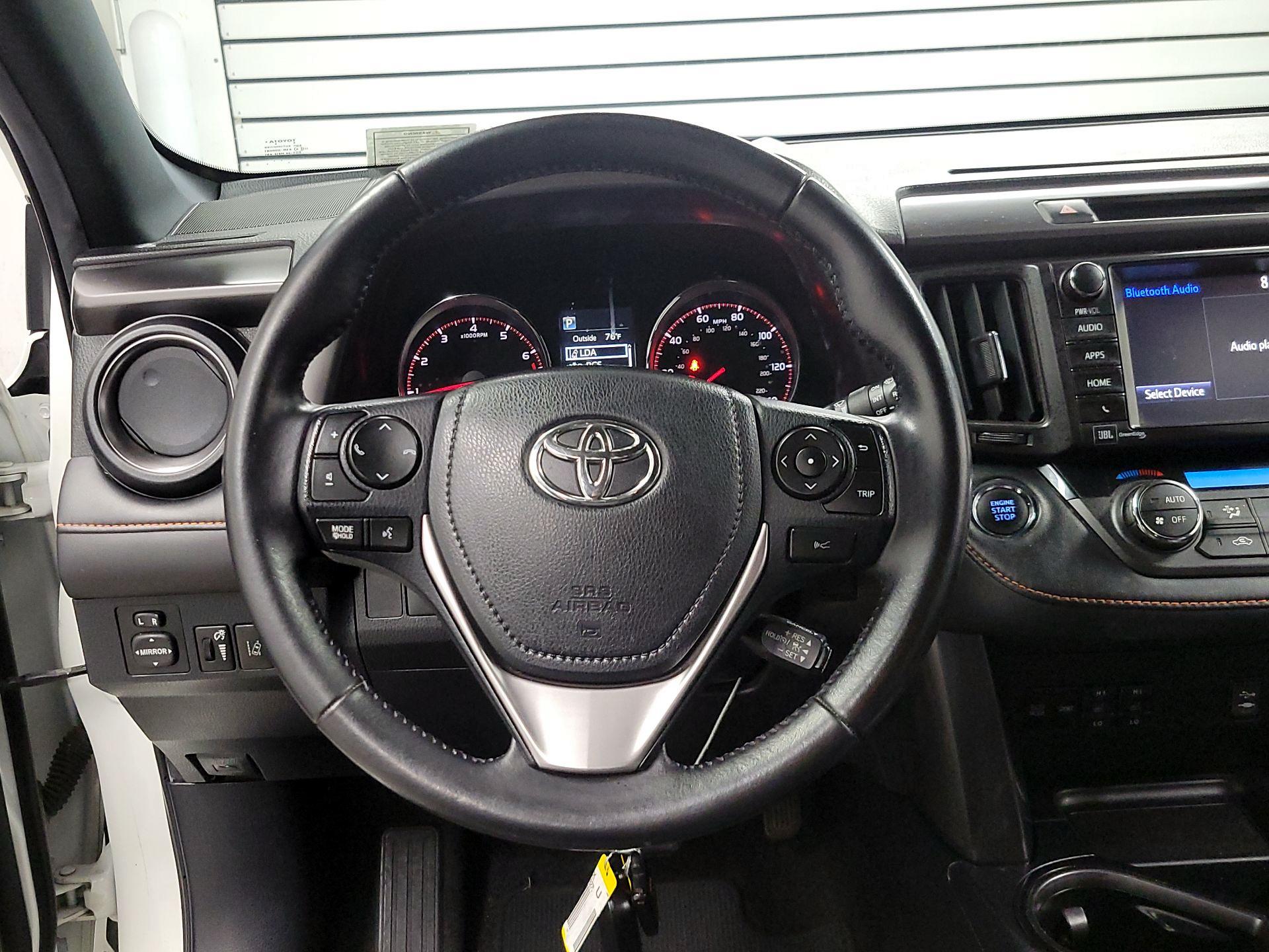 Thumbnail: 2017 Toyota RAV4 - 10