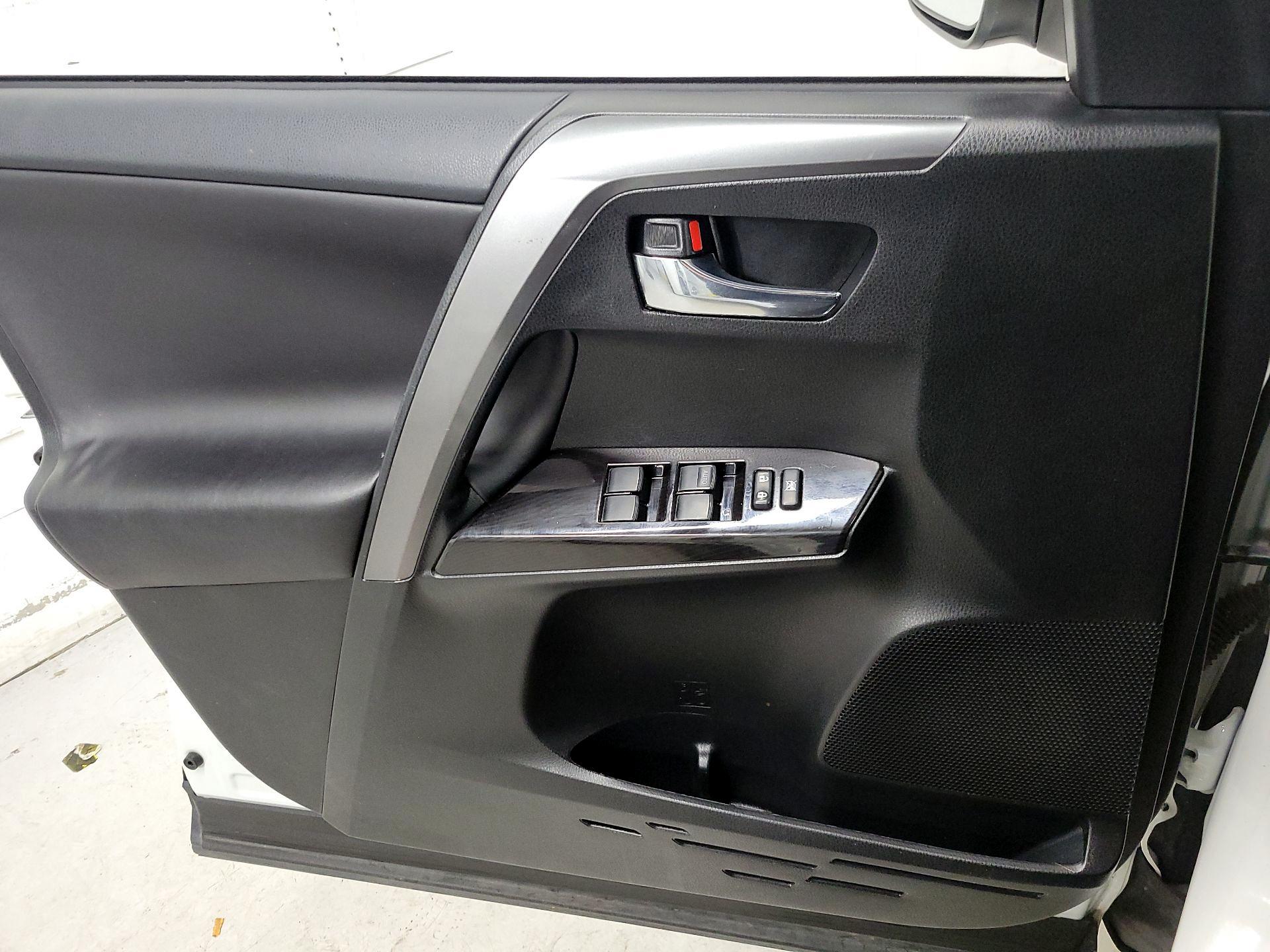 Thumbnail: 2017 Toyota RAV4 - 12