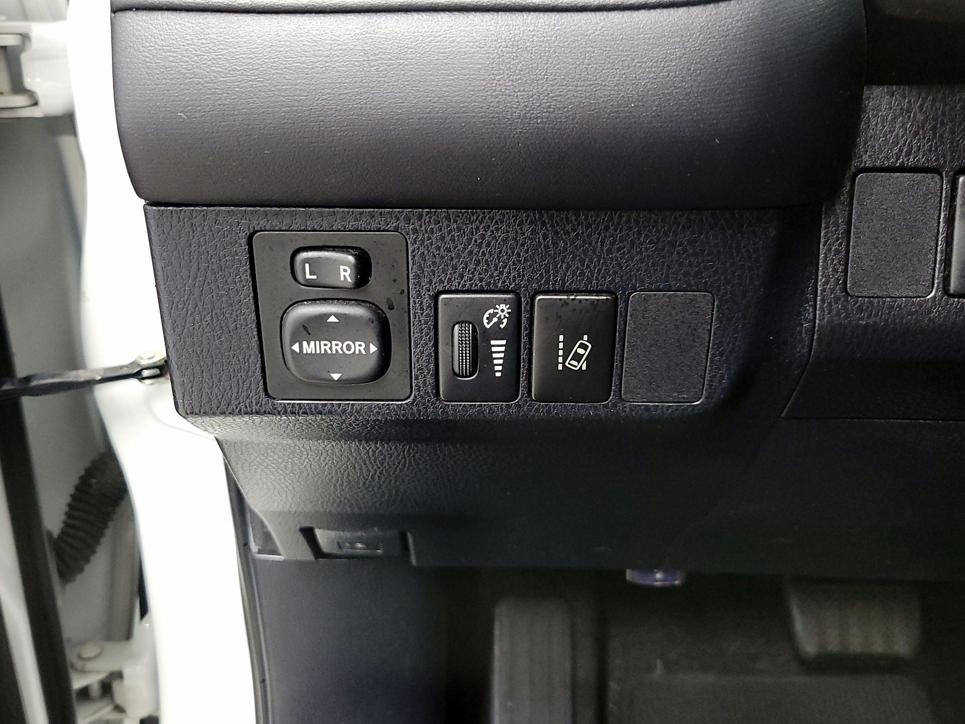 Thumbnail: 2017 Toyota RAV4 - 13