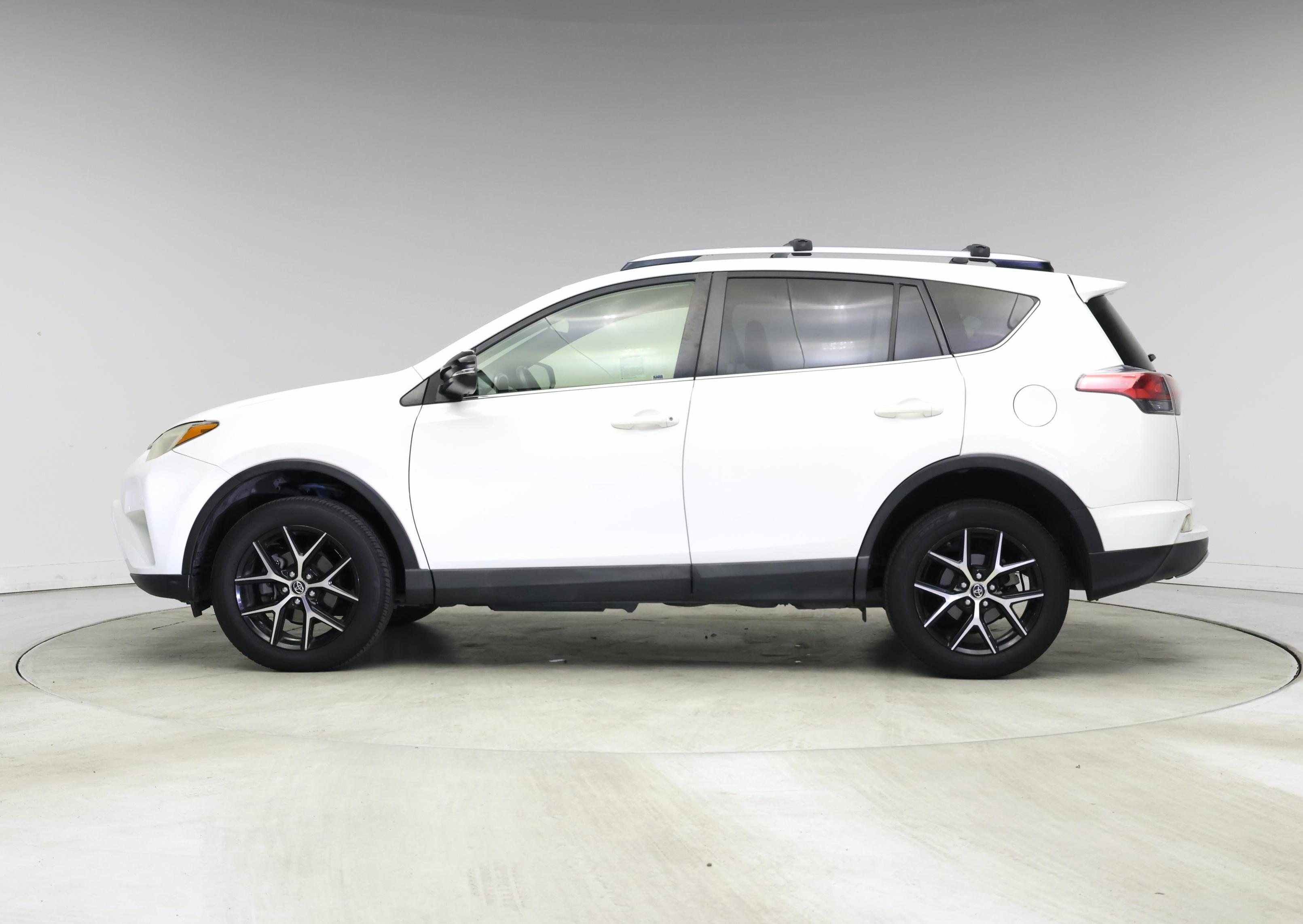 Thumbnail: 2017 Toyota RAV4 - 3
