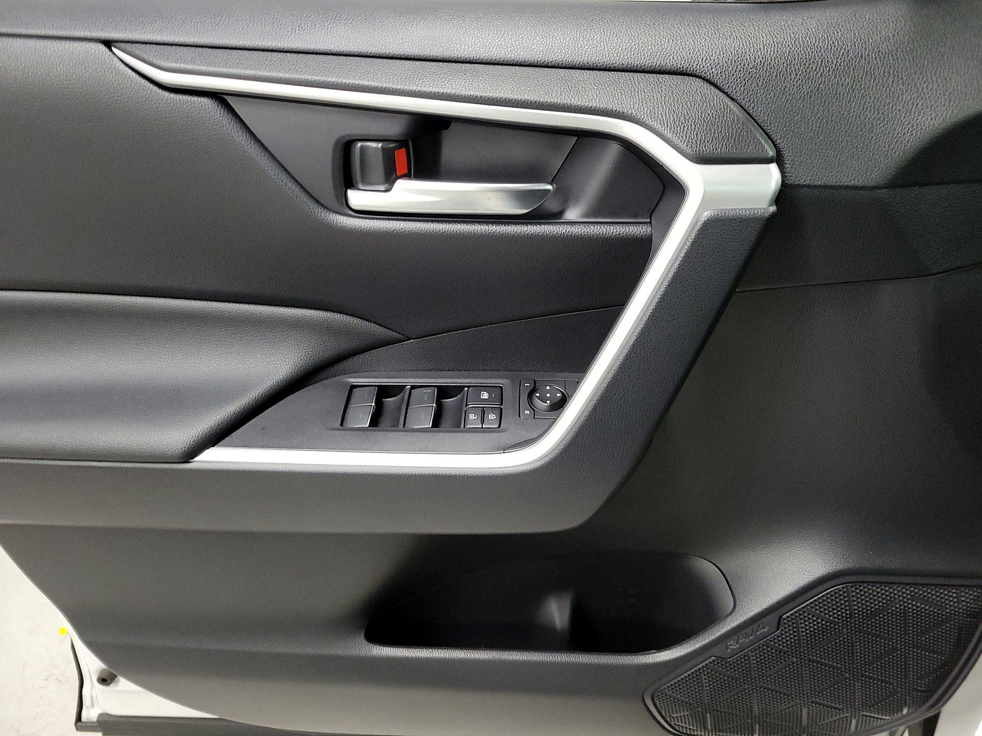 Thumbnail: 2024 Toyota RAV4 - 12