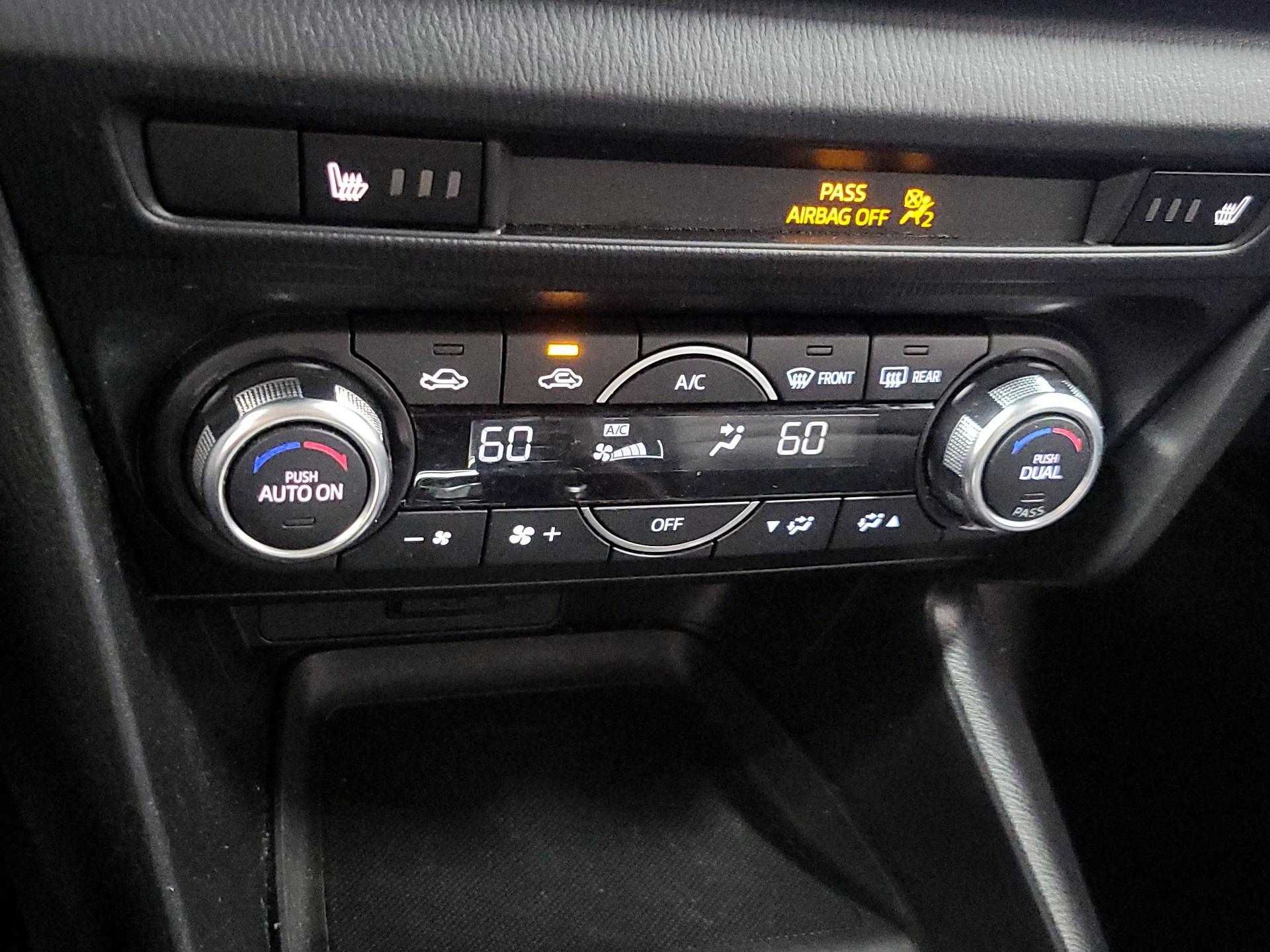 Thumbnail: 2018 Mazda Mazda3 - 15