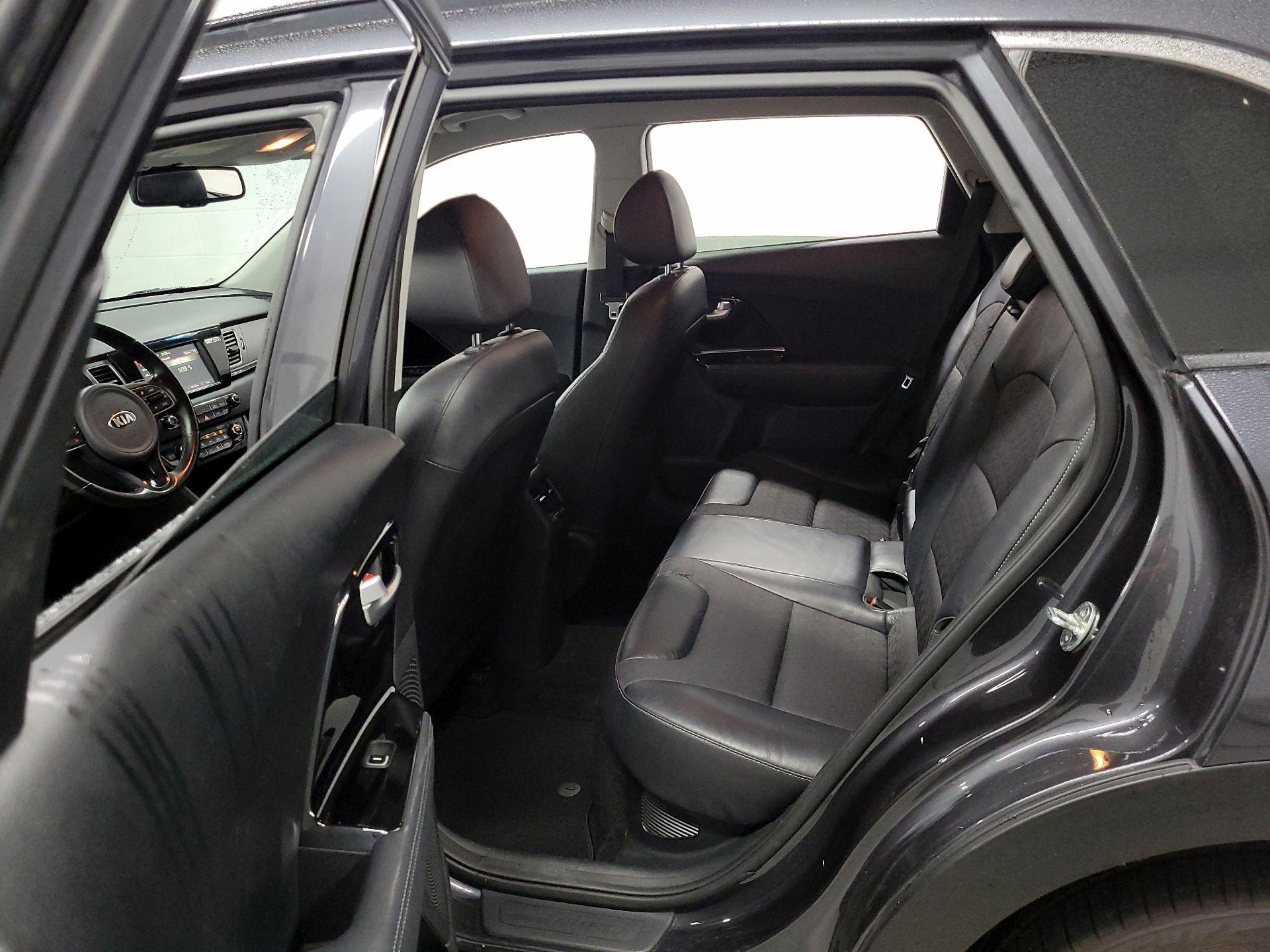 Thumbnail: 2018 Kia Niro - 18