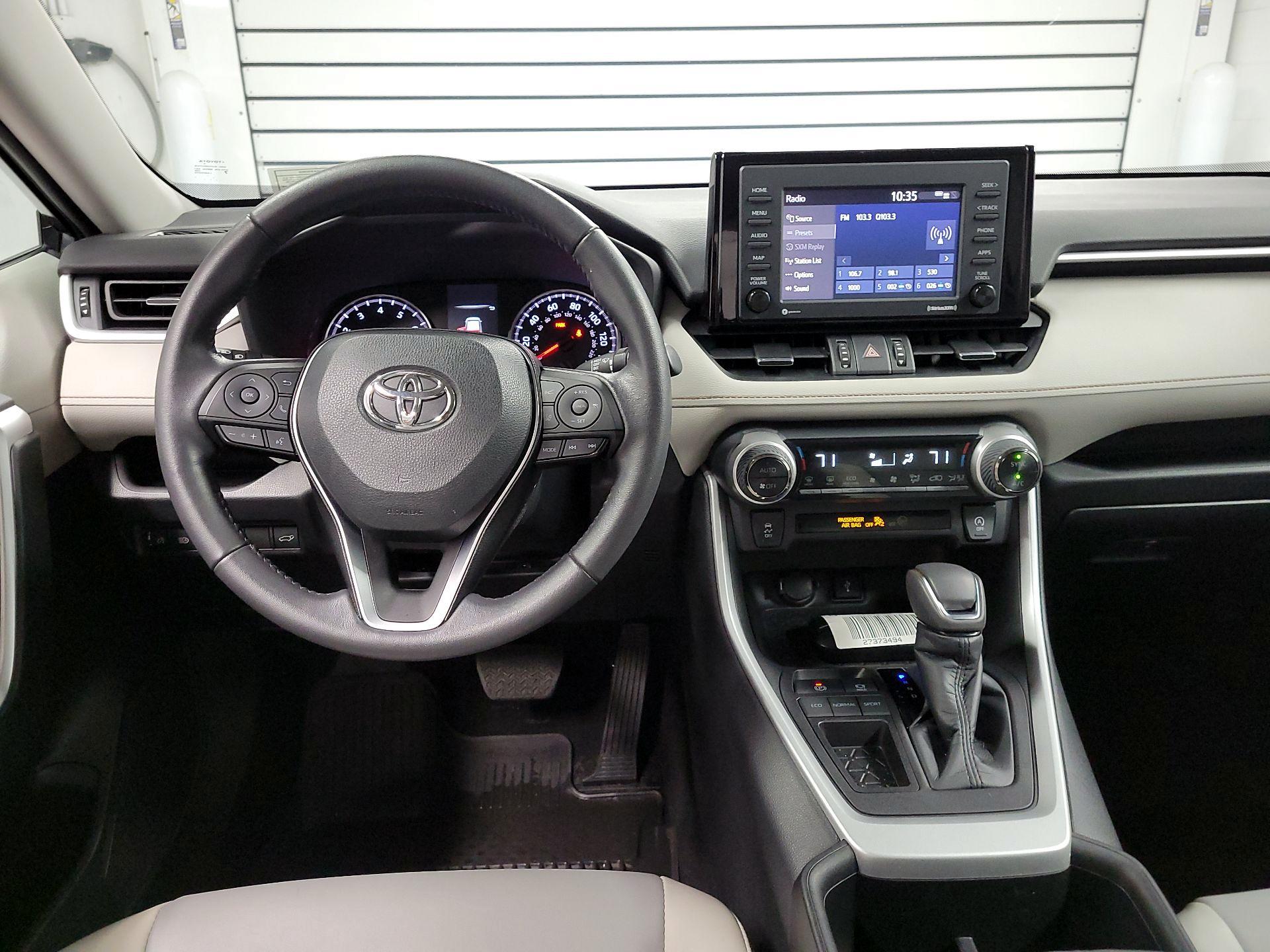 Thumbnail: 2022 Toyota RAV4 - 9