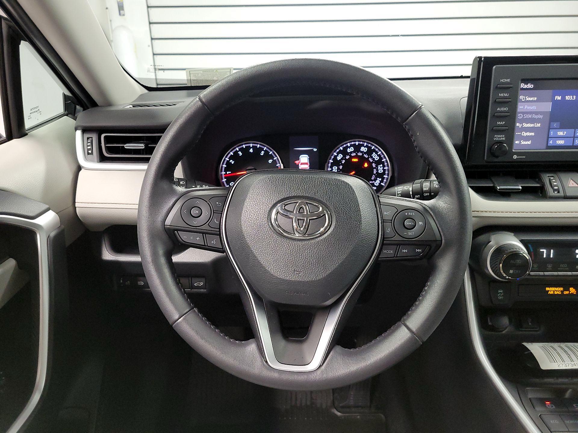 Thumbnail: 2022 Toyota RAV4 - 10