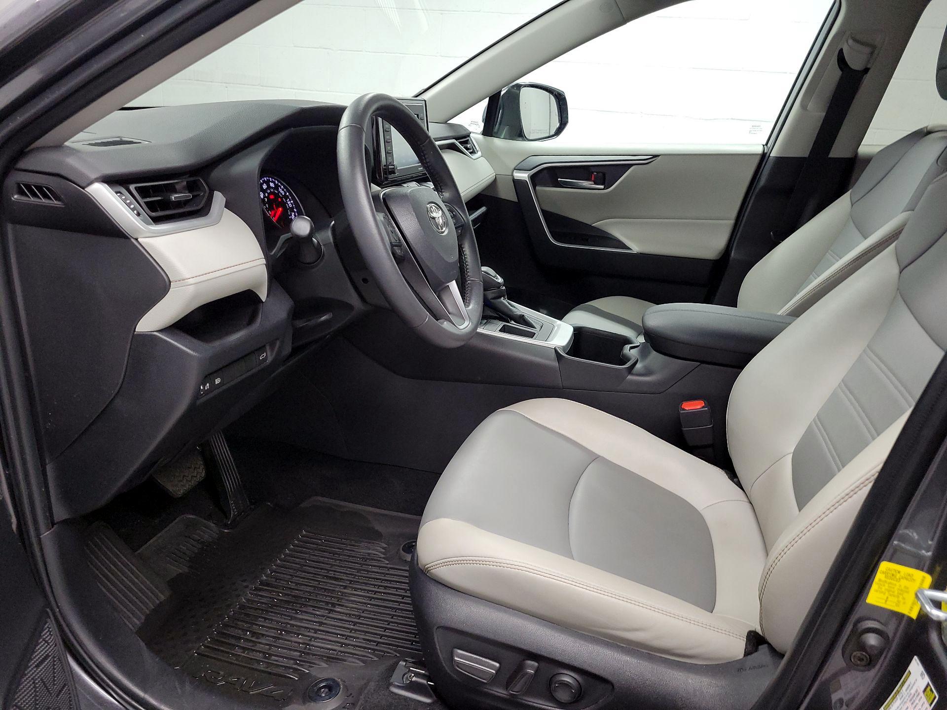 Thumbnail: 2022 Toyota RAV4 - 11