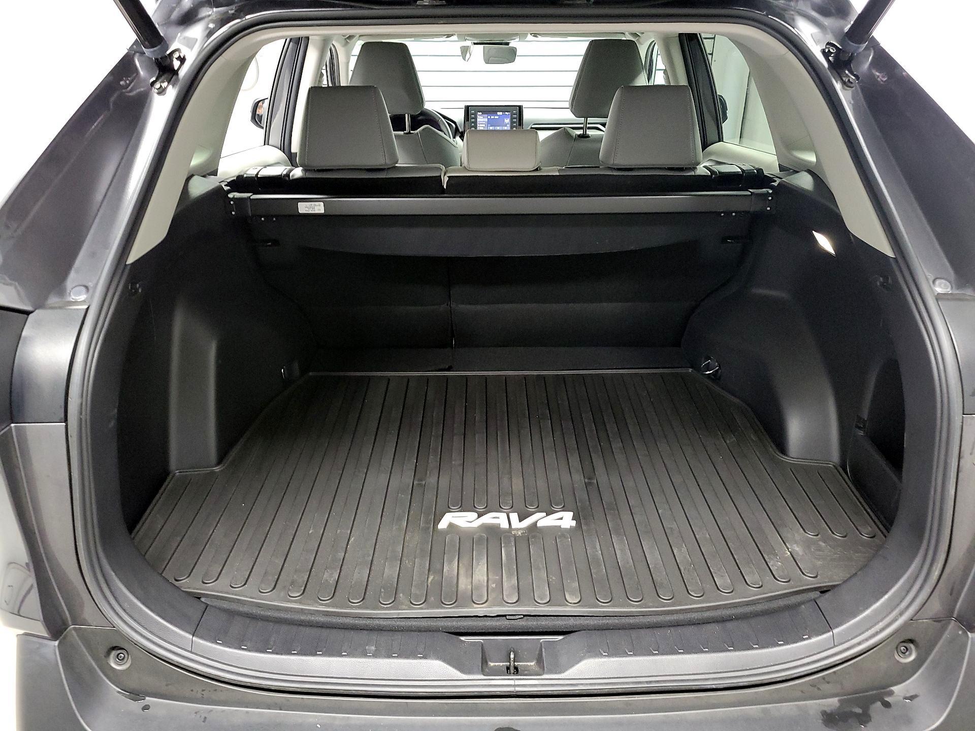 Thumbnail: 2022 Toyota RAV4 - 18