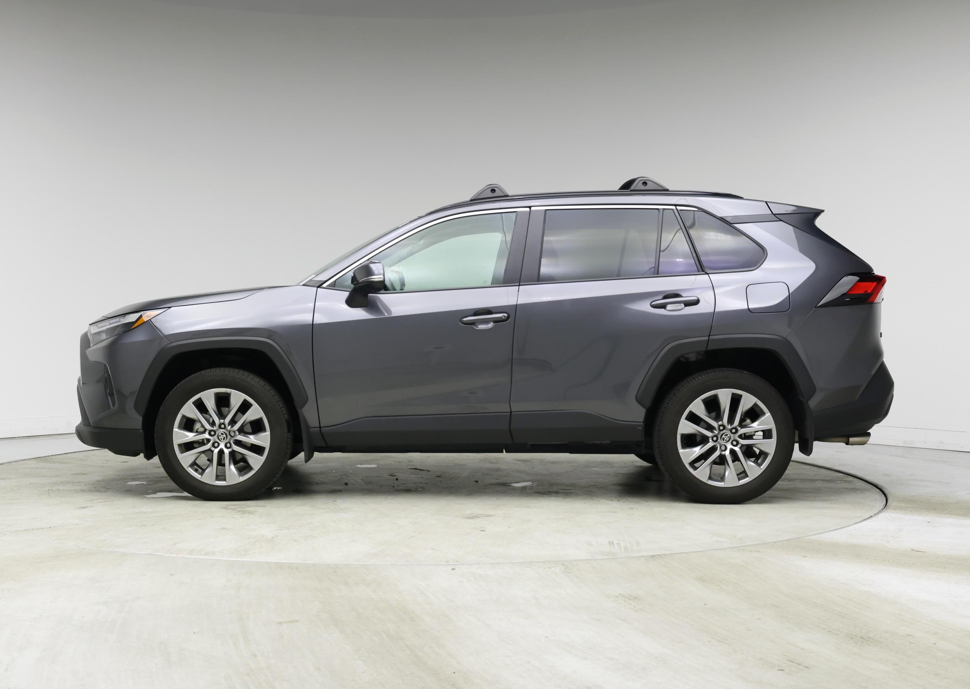 Thumbnail: 2022 Toyota RAV4 - 3