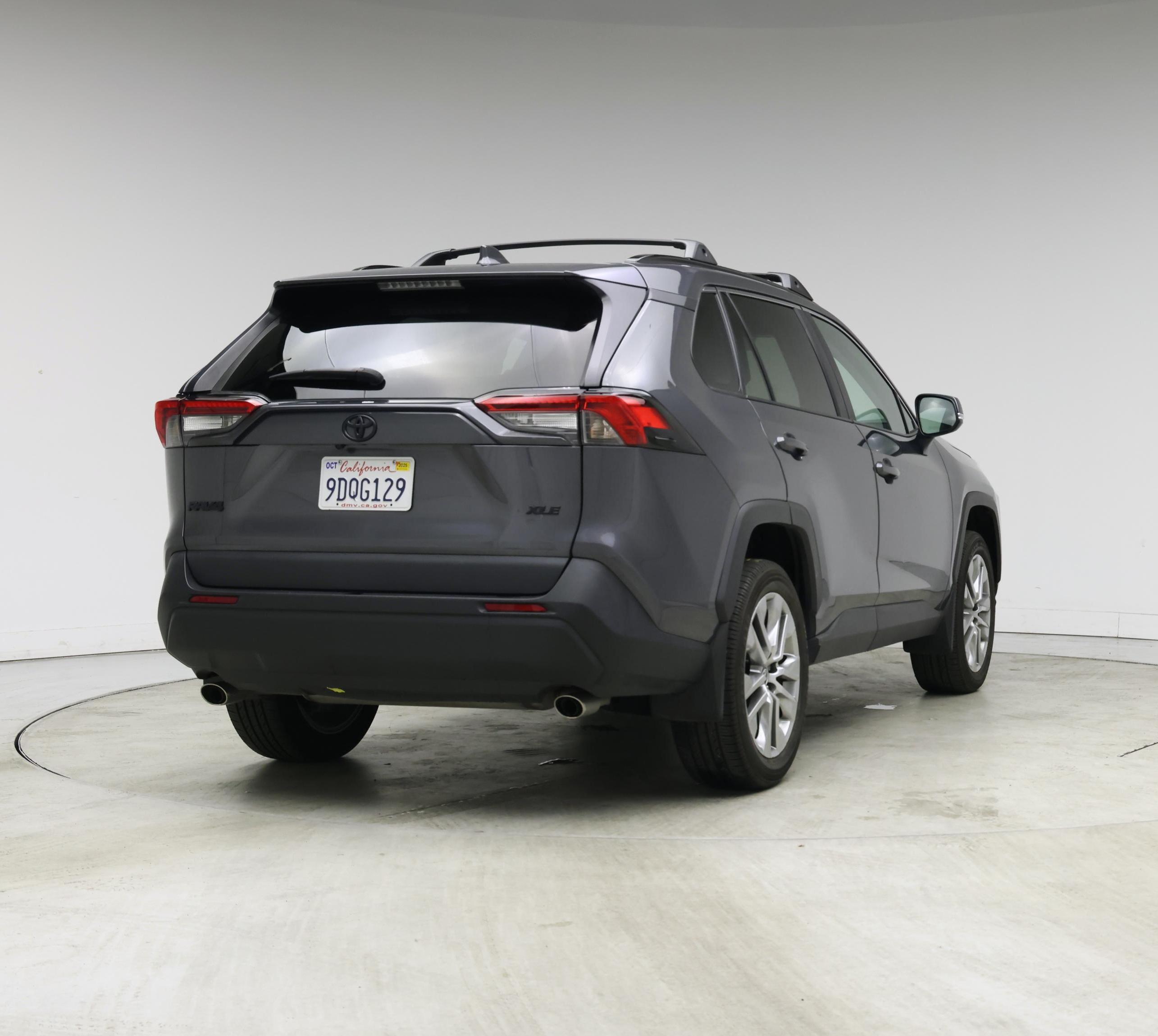 Thumbnail: 2022 Toyota RAV4 - 8