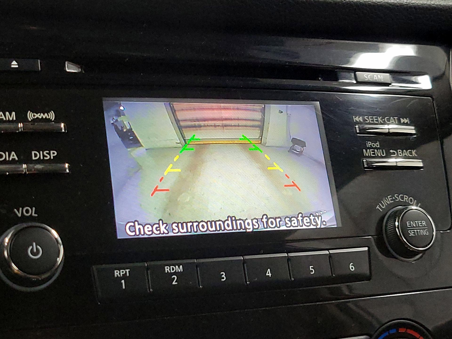 Thumbnail: 2017 Nissan Rogue - 14