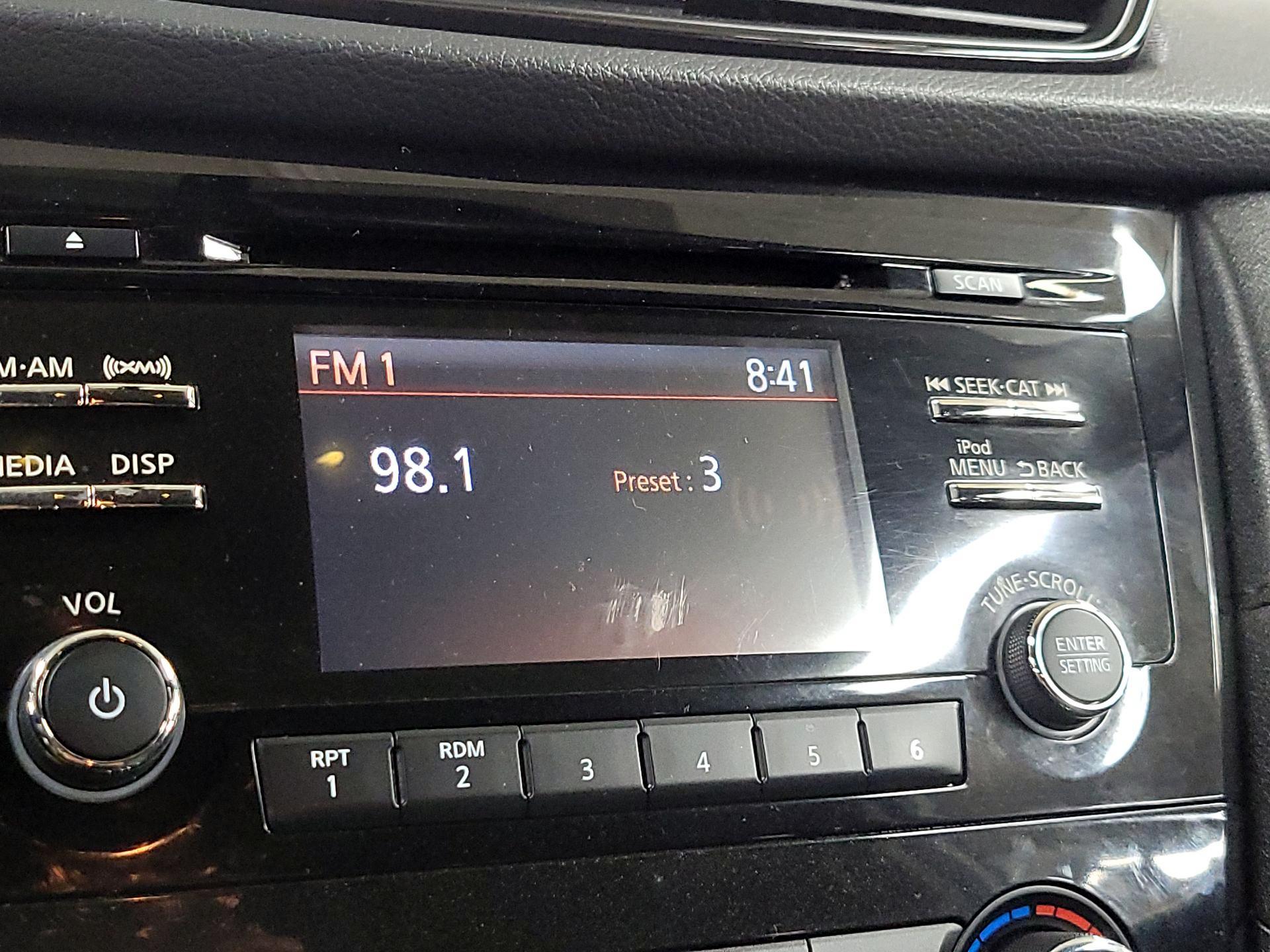 Thumbnail: 2017 Nissan Rogue - 15