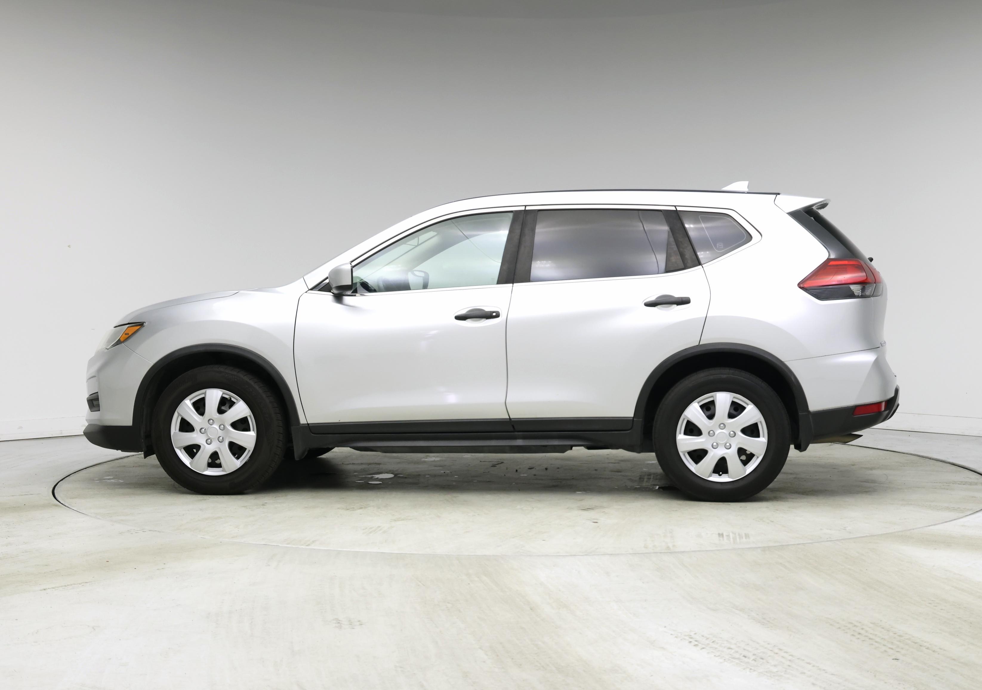 Thumbnail: 2017 Nissan Rogue - 3