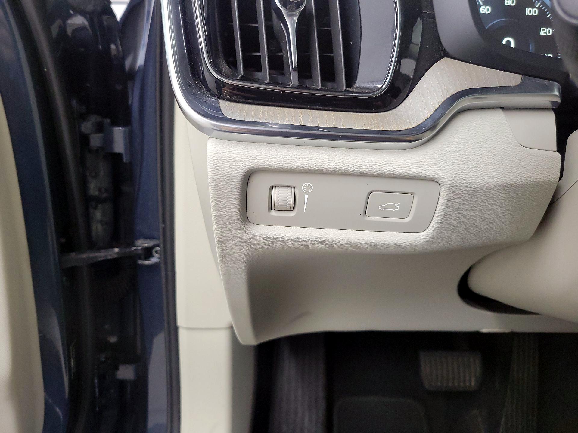 Thumbnail: 2020 Volvo S60 - 13