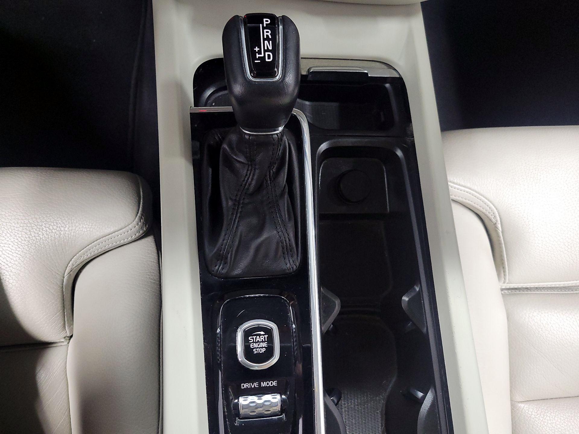 Thumbnail: 2020 Volvo S60 - 18