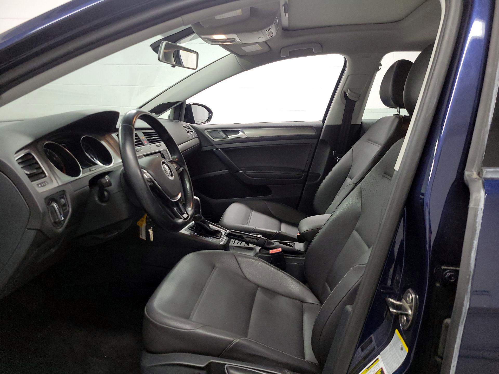 Thumbnail: 2015 Volkswagen Golf - 11