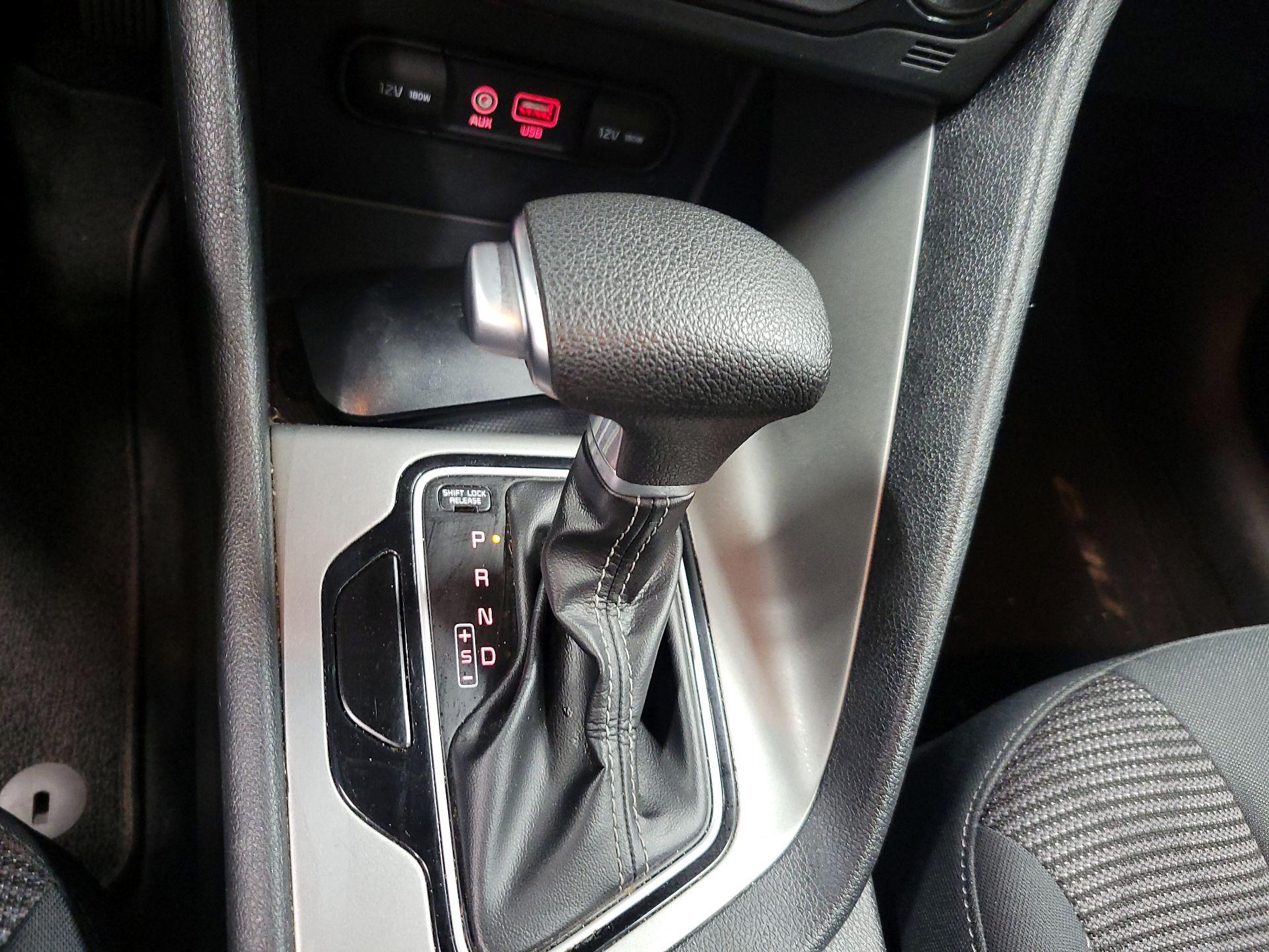 Thumbnail: 2019 Kia Niro - 16