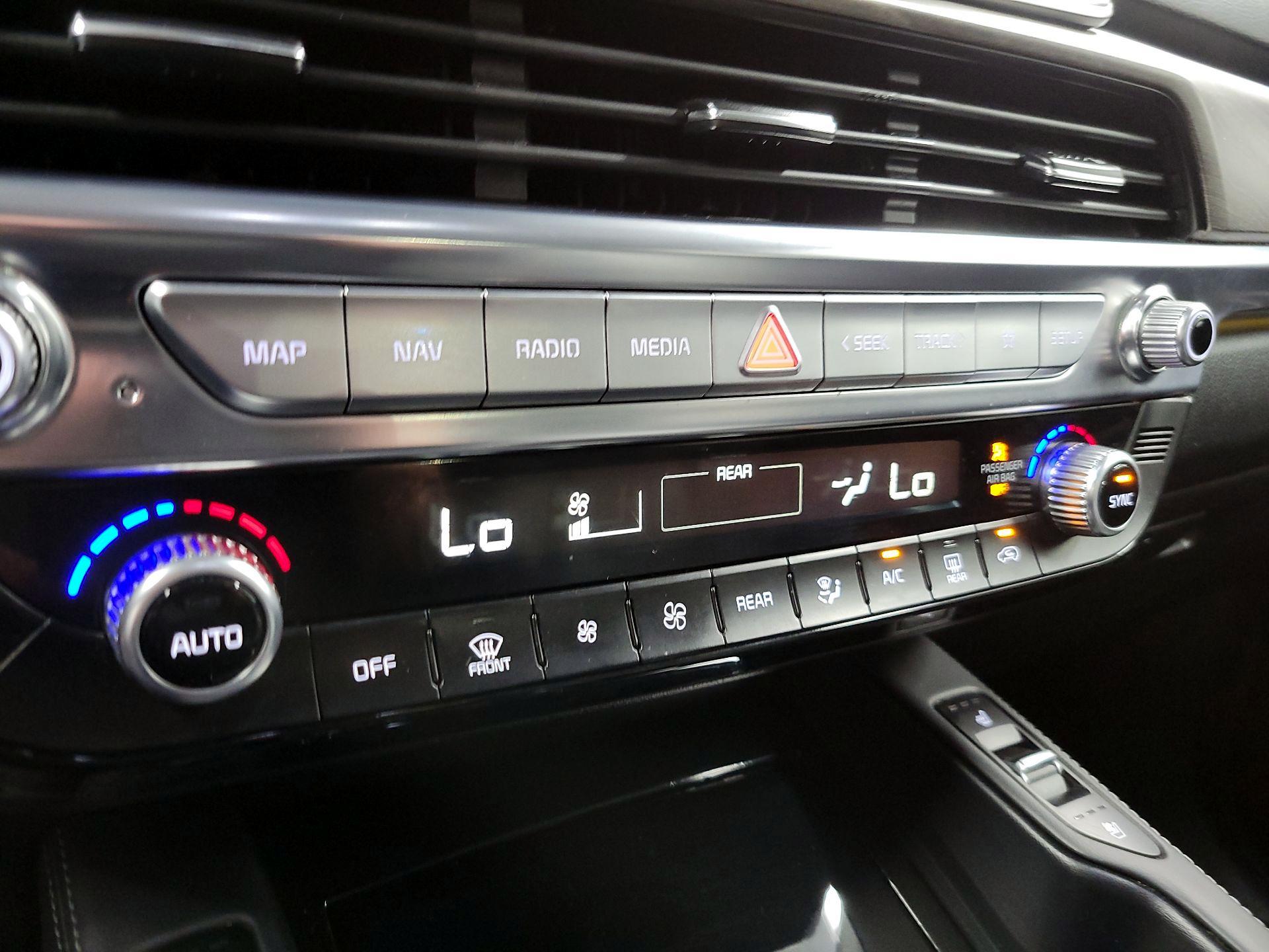 Thumbnail: 2022 Kia Telluride - 16