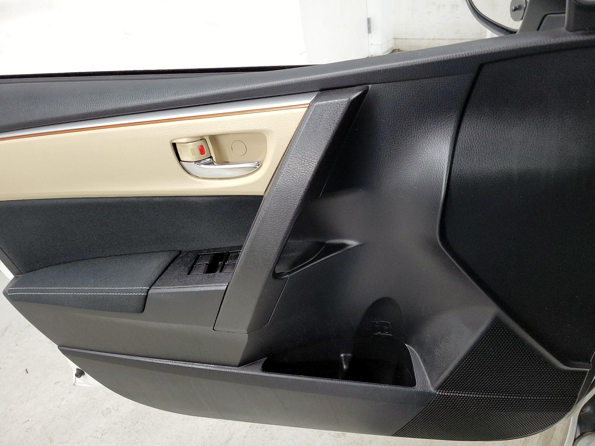 Thumbnail: 2016 Toyota Corolla - 12