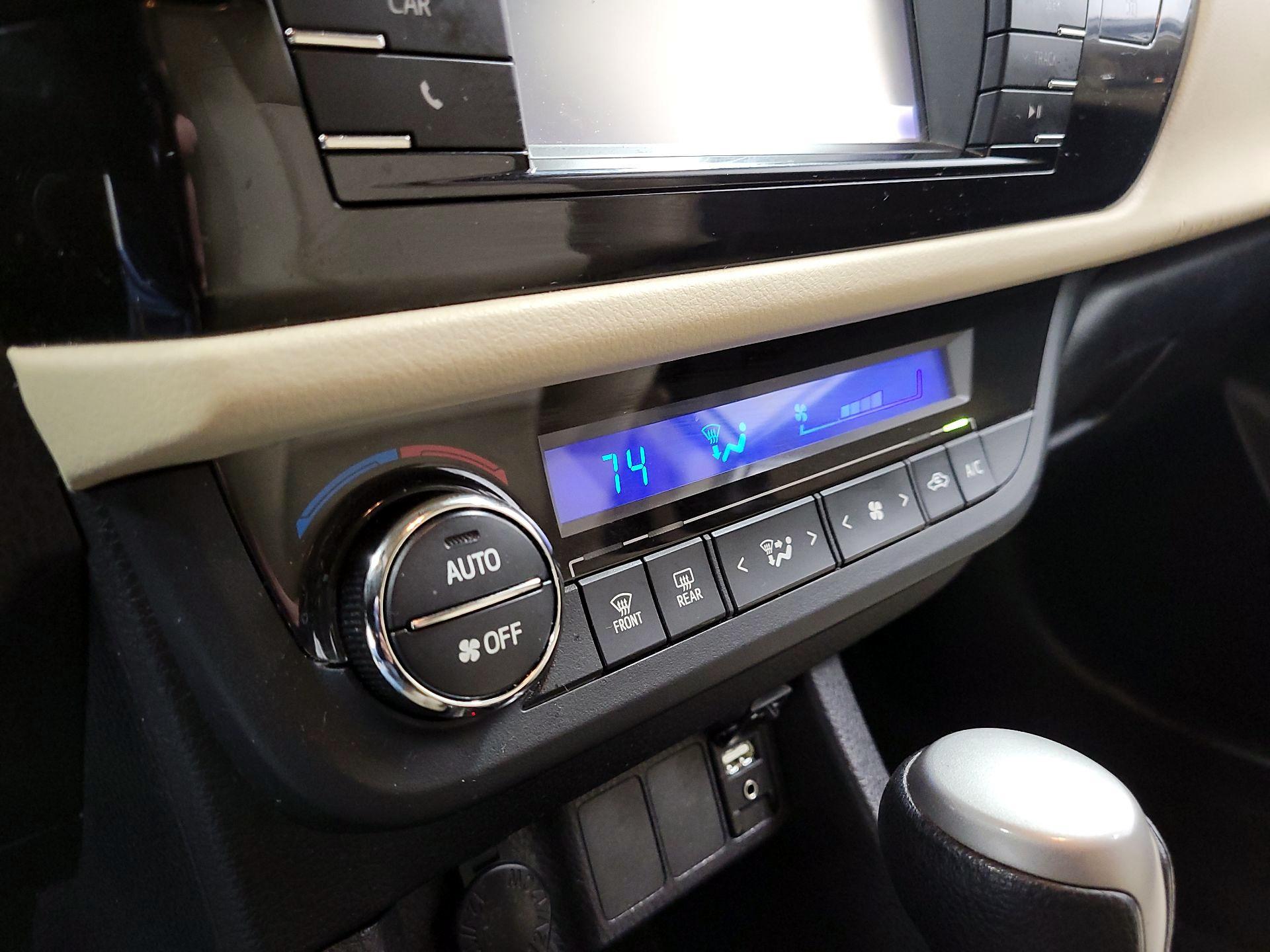 Thumbnail: 2016 Toyota Corolla - 16