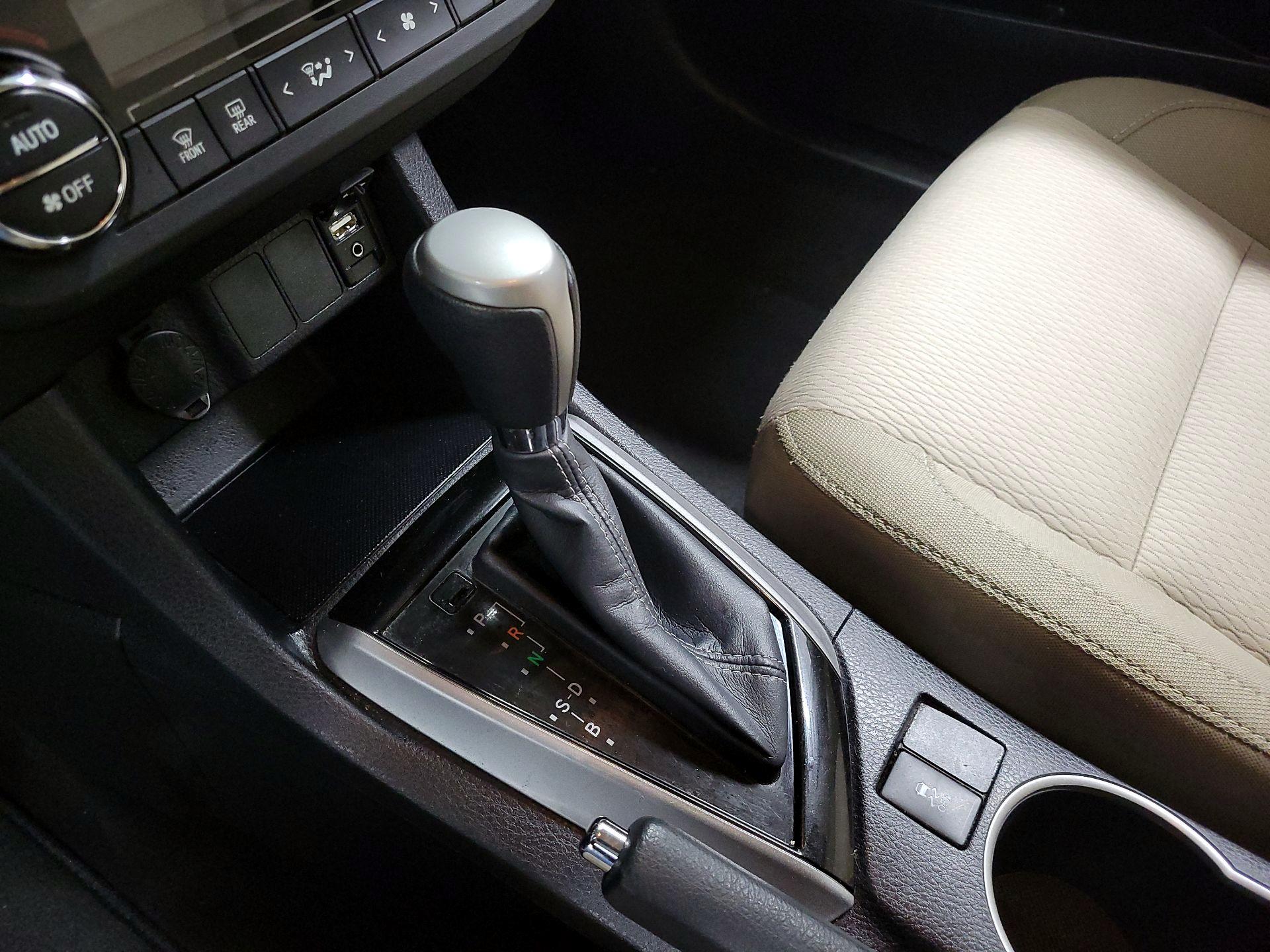 Thumbnail: 2016 Toyota Corolla - 17