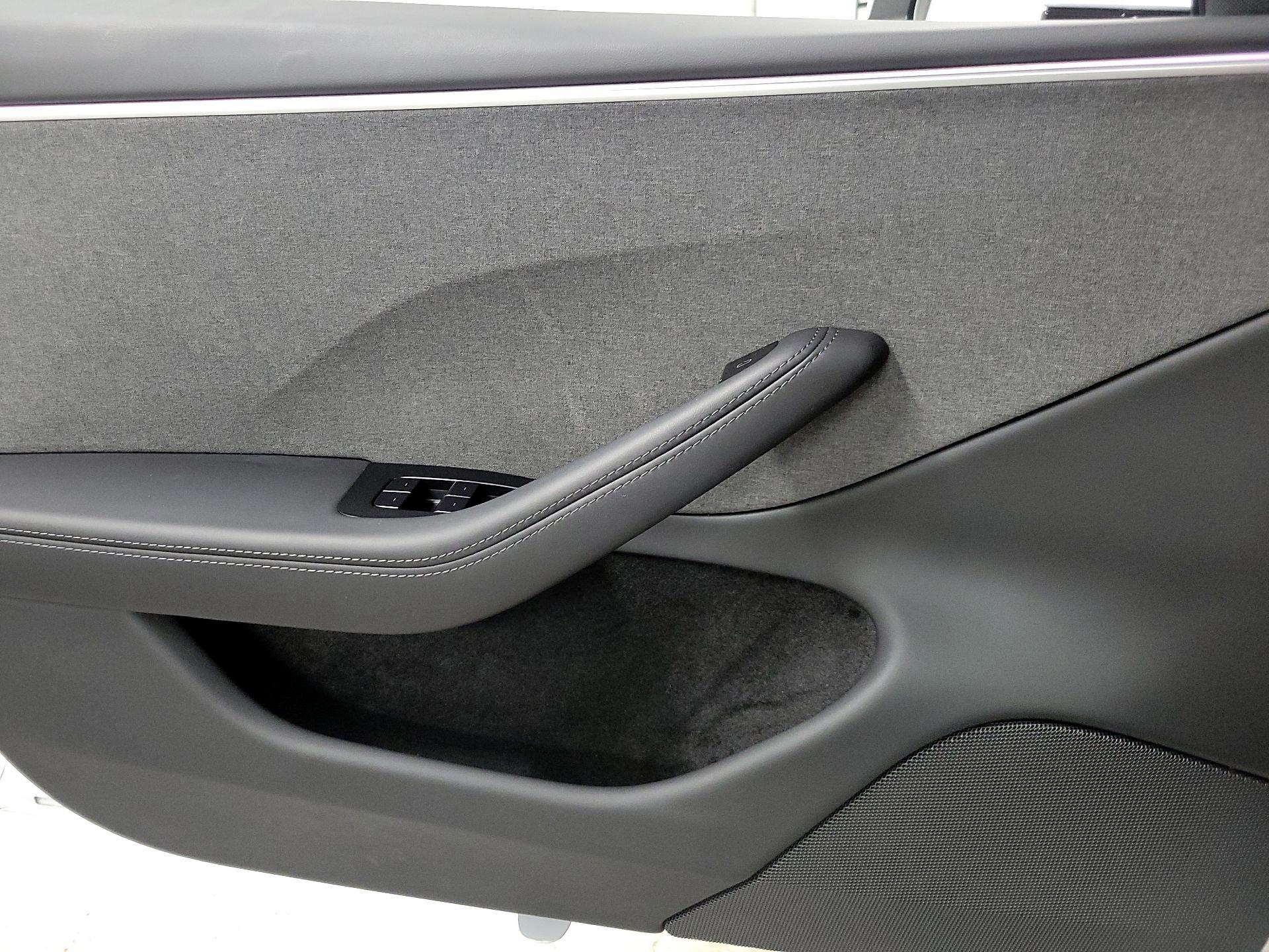 Thumbnail: 2025 Tesla Model 3 - 12