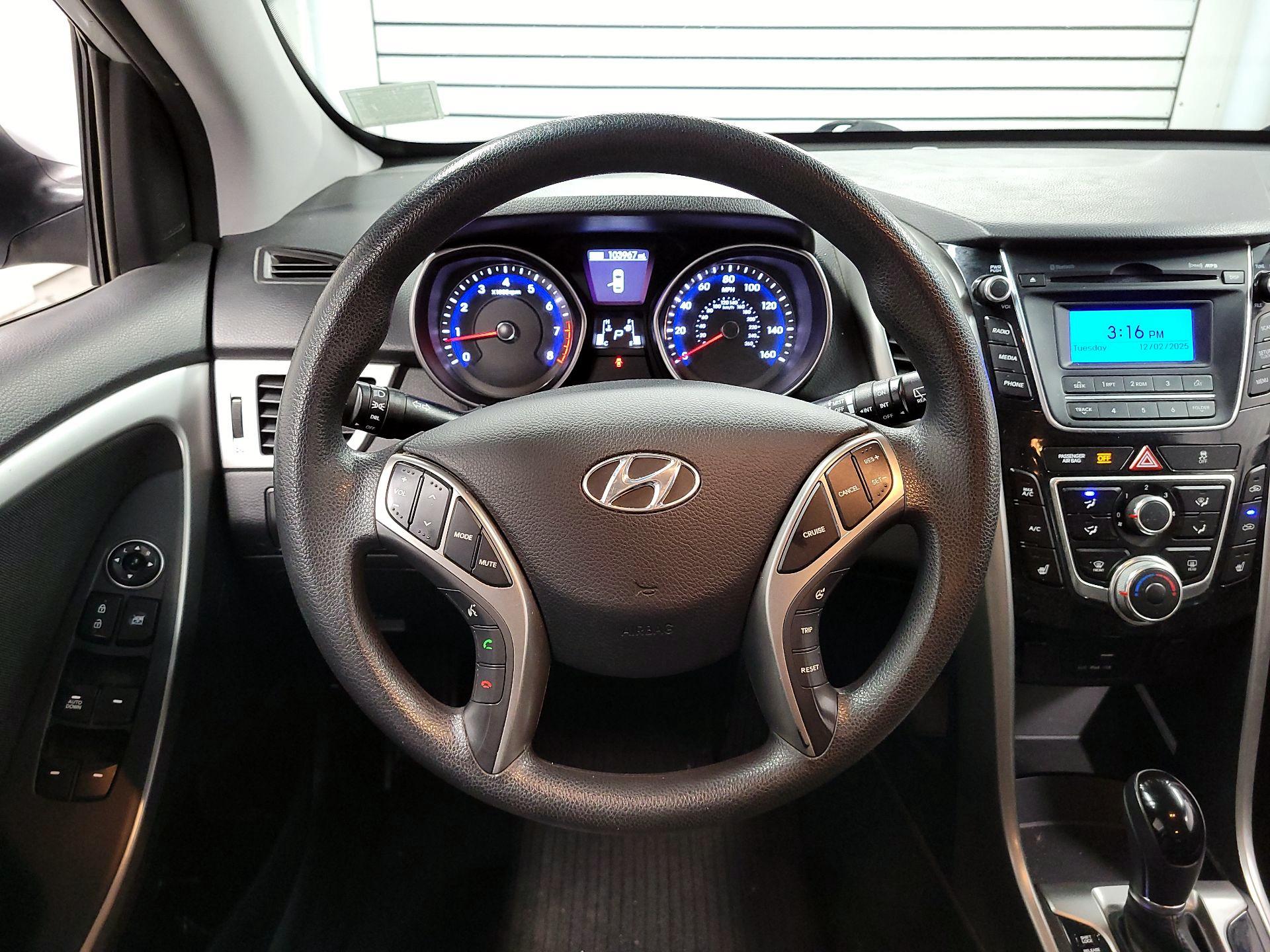 Thumbnail: 2016 Hyundai Elantra - 10