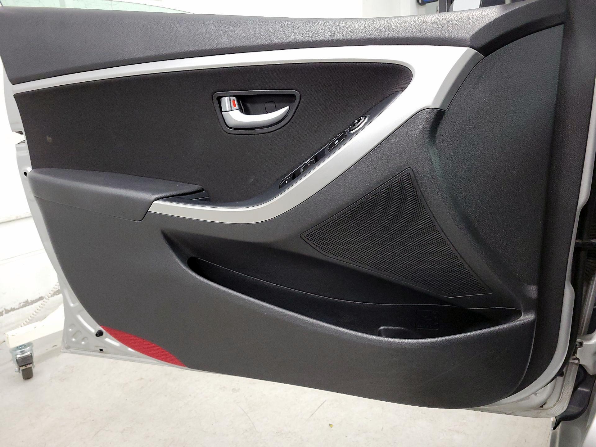 Thumbnail: 2016 Hyundai Elantra - 12