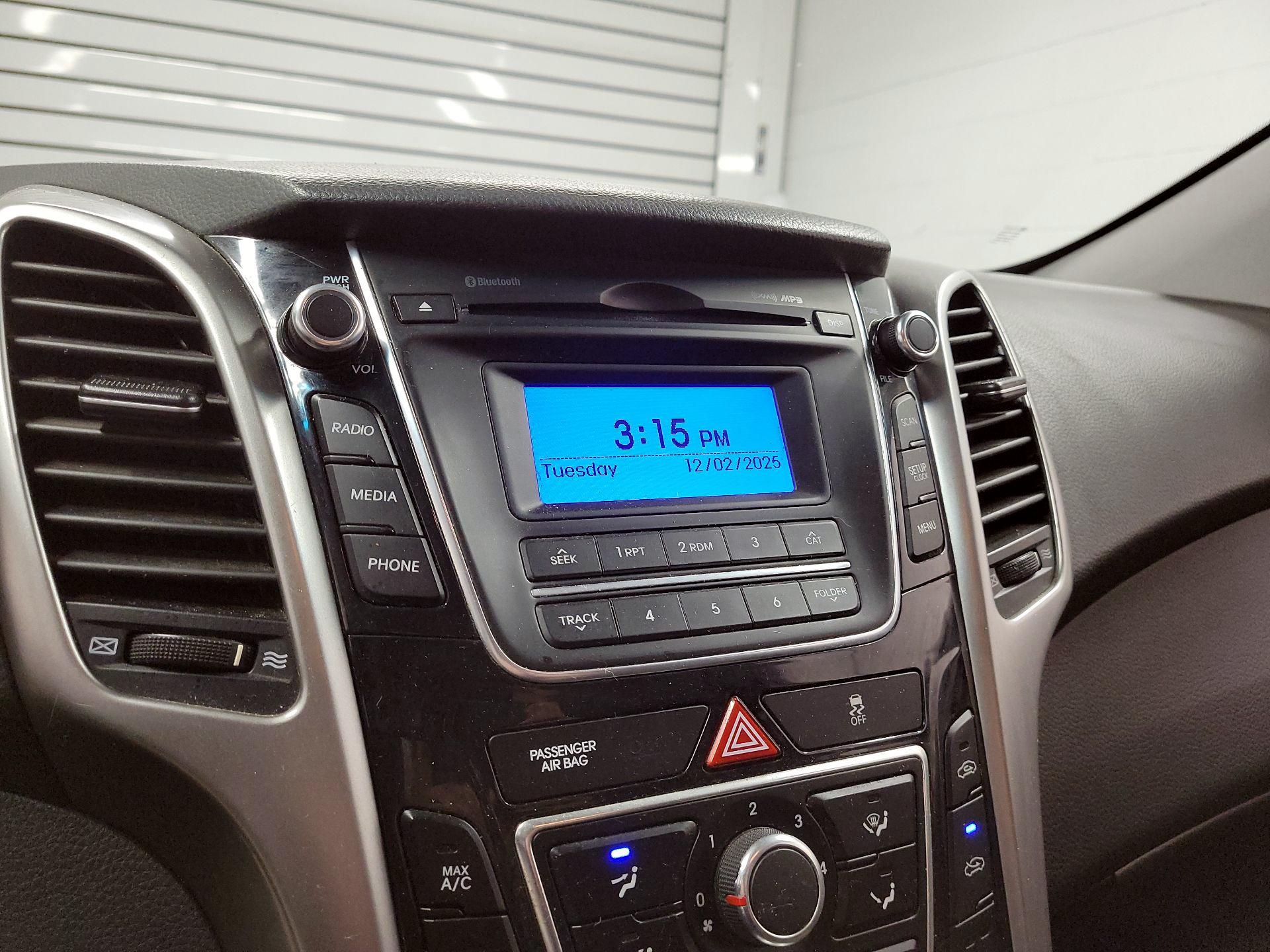 Thumbnail: 2016 Hyundai Elantra - 13