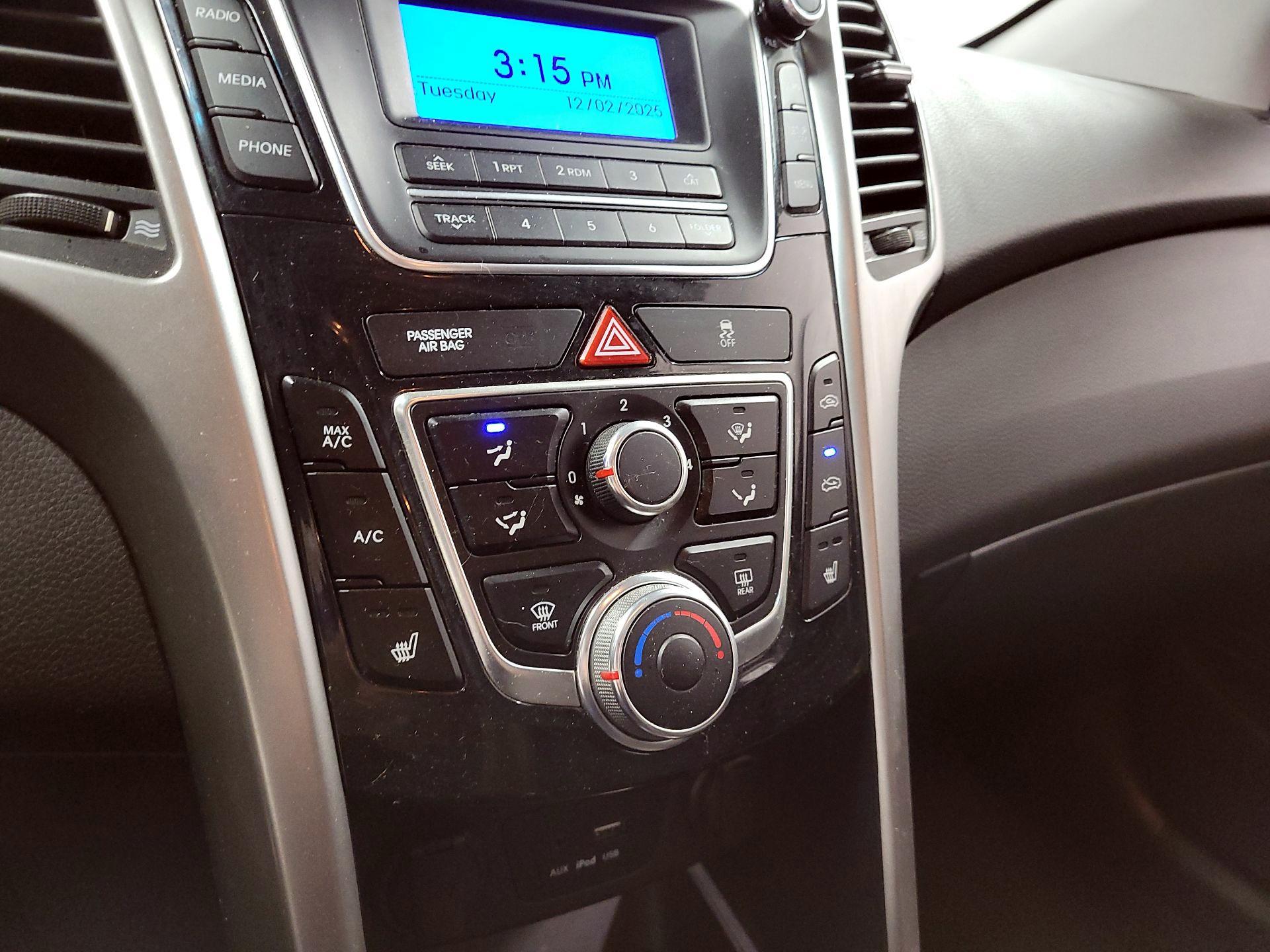 Thumbnail: 2016 Hyundai Elantra - 14