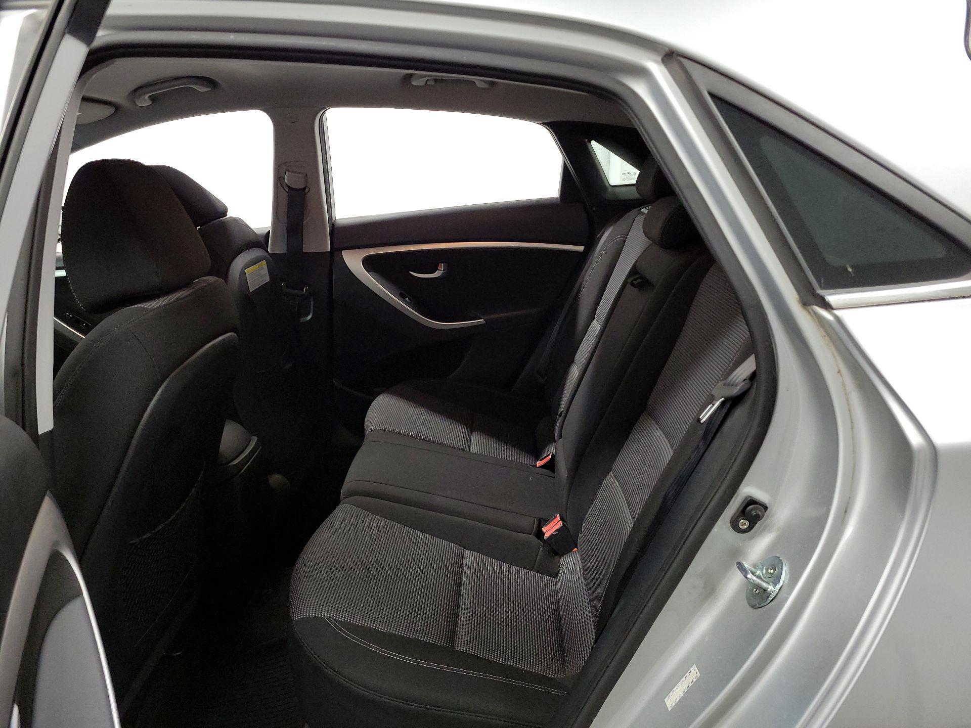 Thumbnail: 2016 Hyundai Elantra - 16