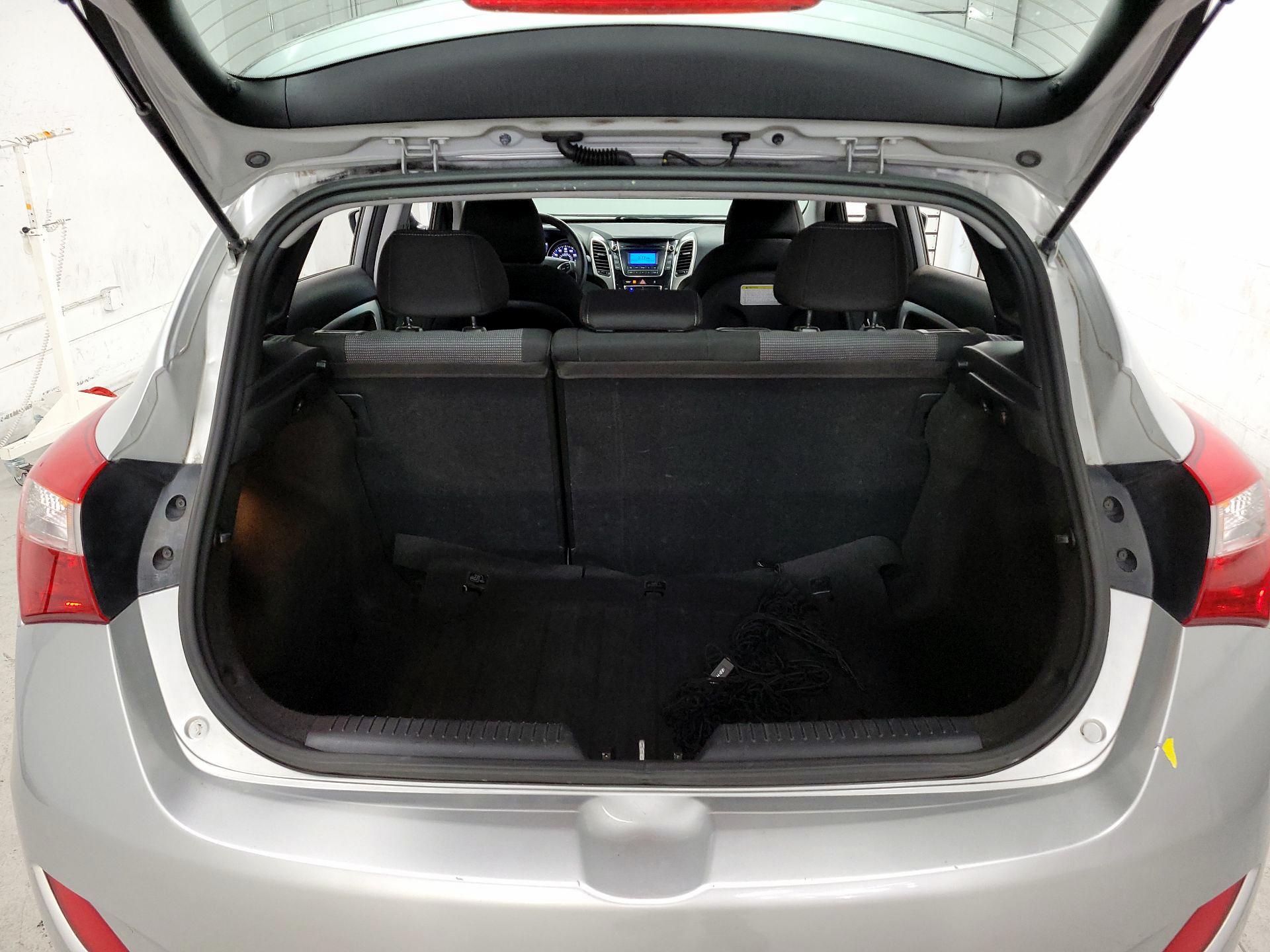 Thumbnail: 2016 Hyundai Elantra - 17