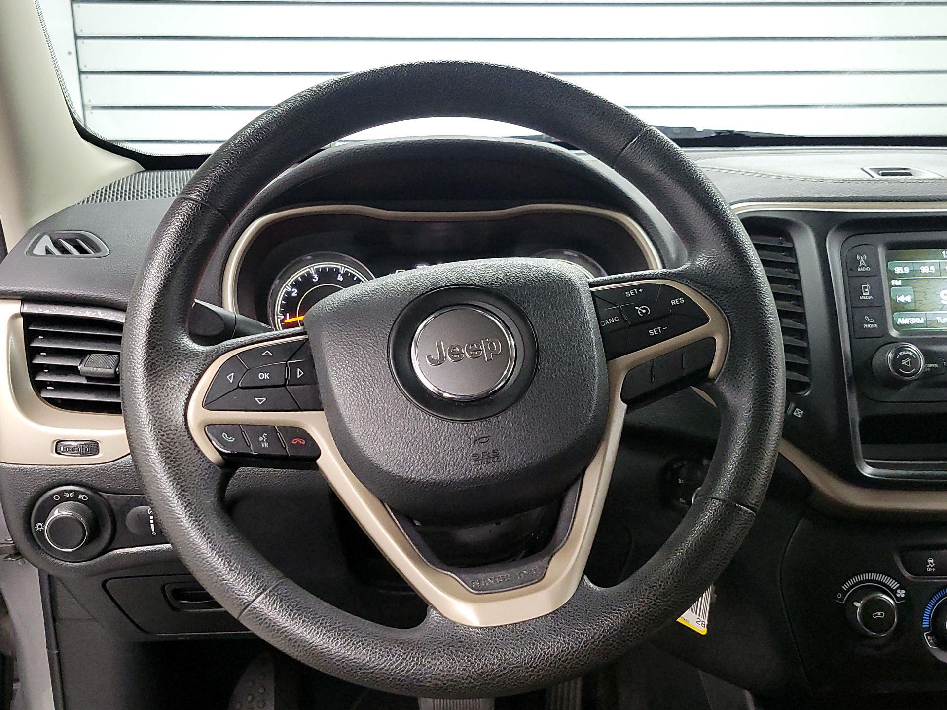 Thumbnail: 2015 Jeep Cherokee - 10