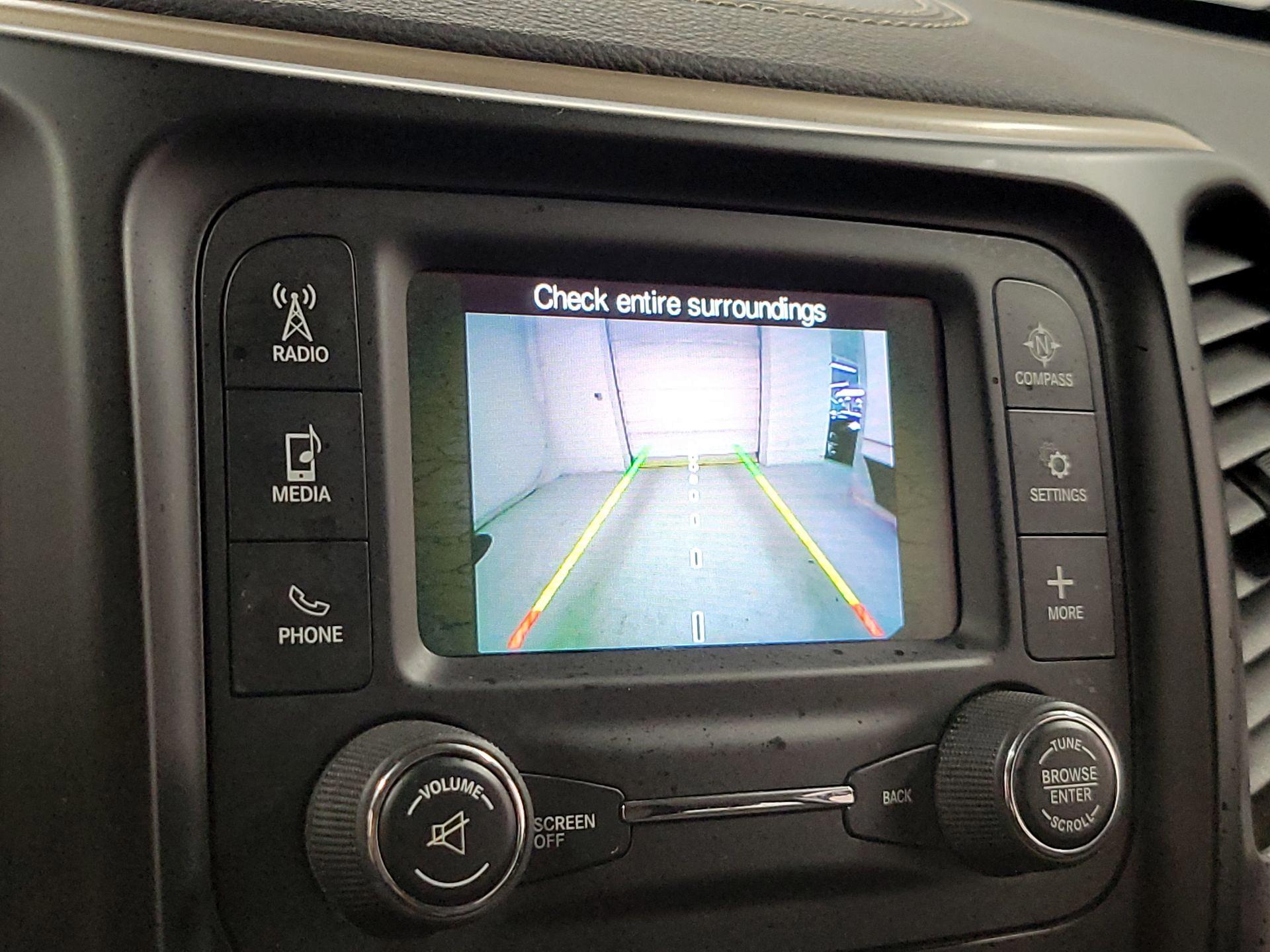 Thumbnail: 2015 Jeep Cherokee - 14