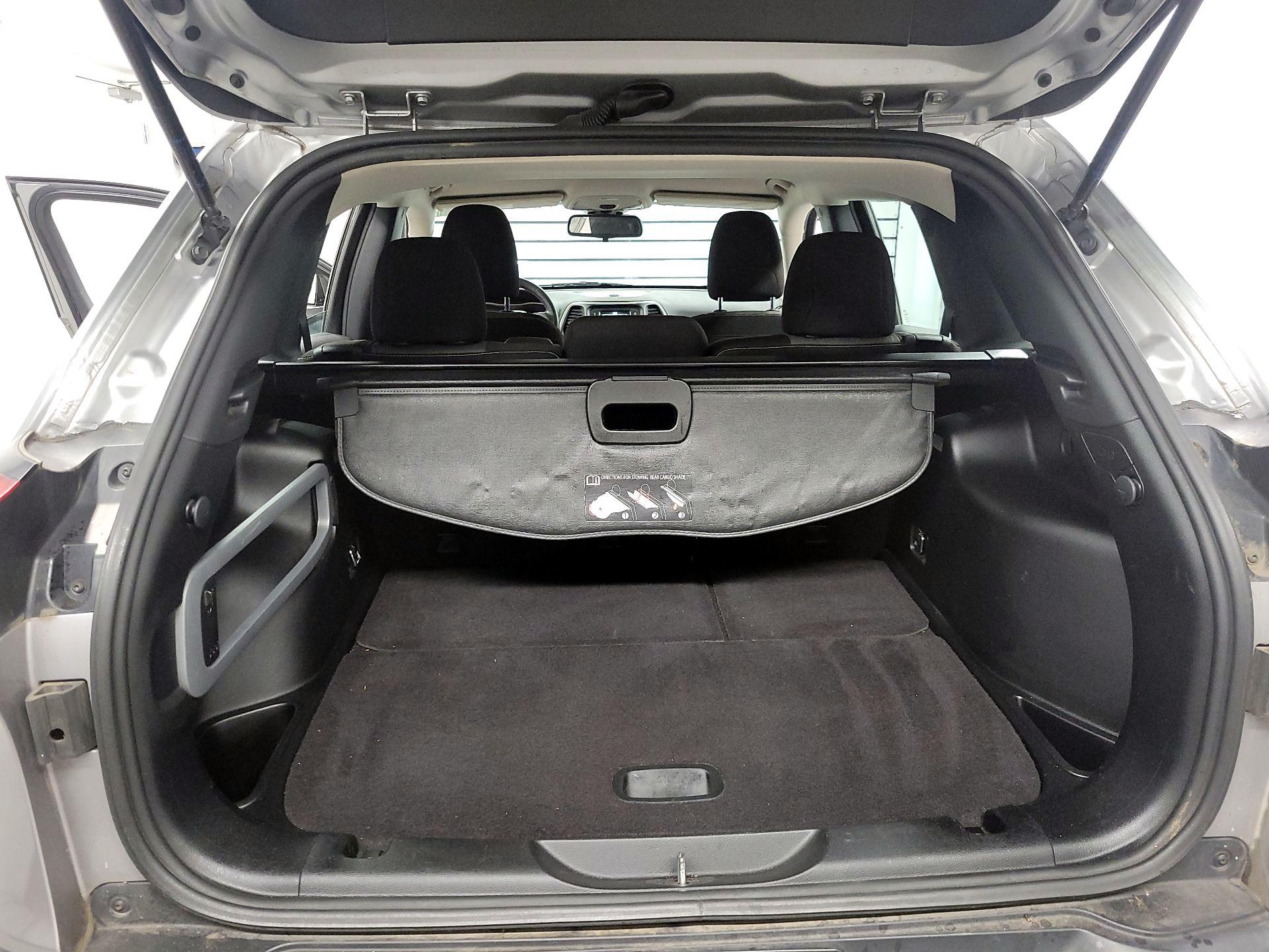 Thumbnail: 2015 Jeep Cherokee - 19