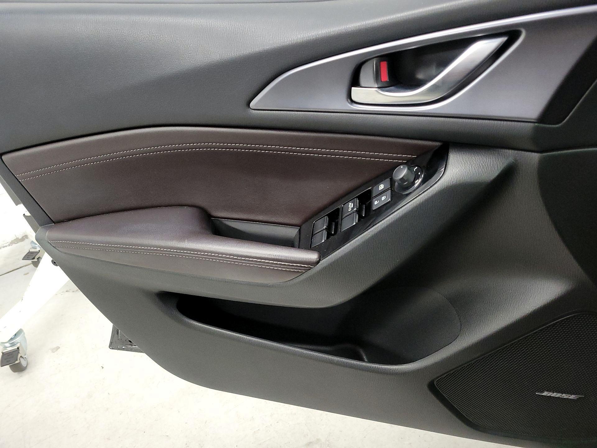 Thumbnail: 2017 Mazda Mazda3 - 12