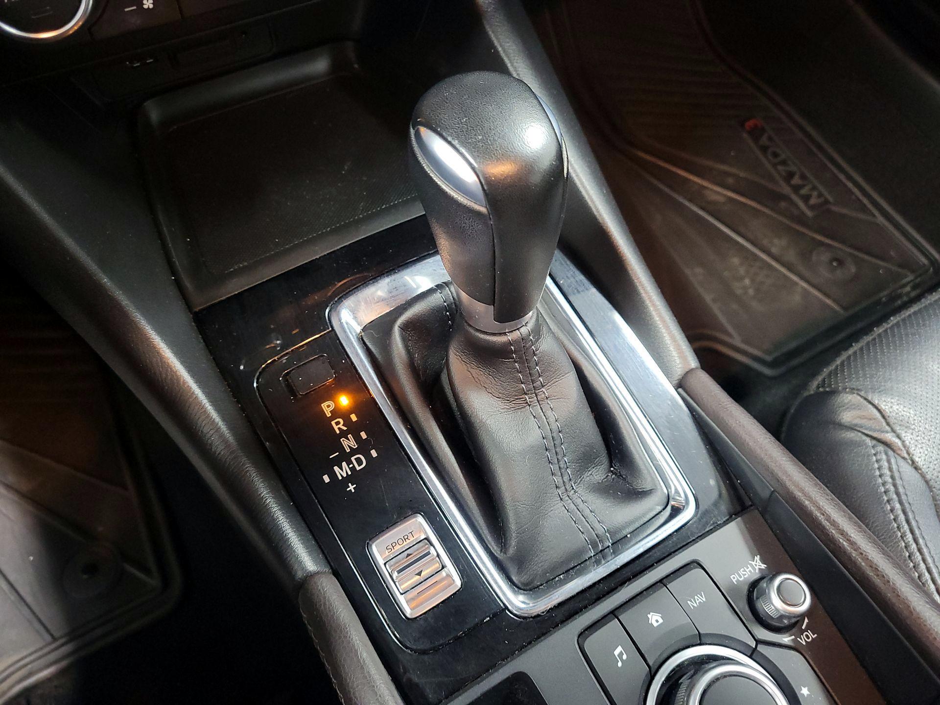 Thumbnail: 2017 Mazda Mazda3 - 16