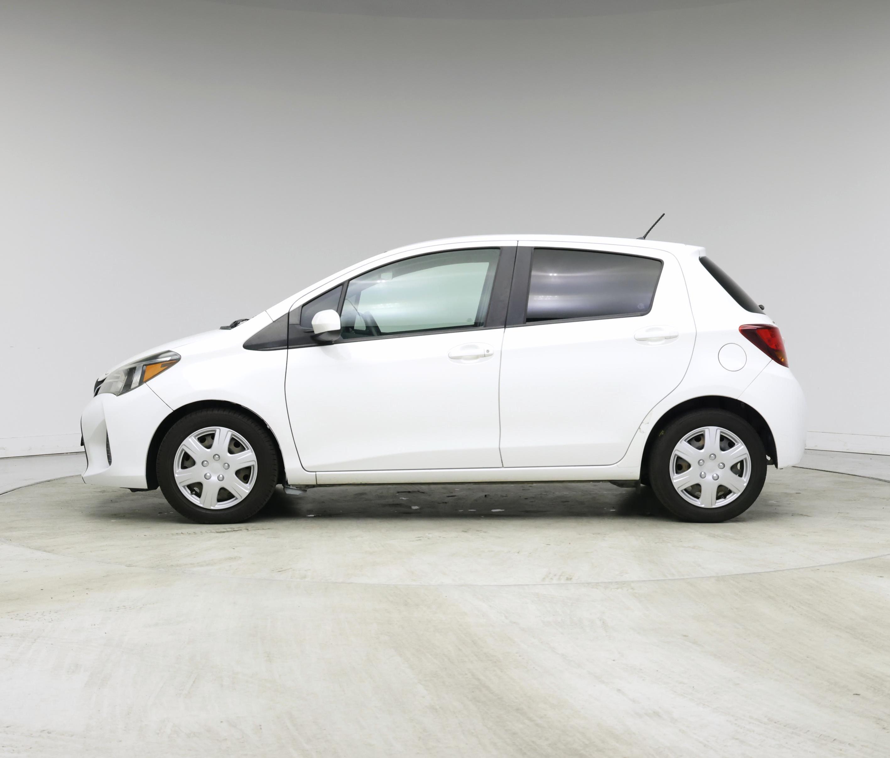 Thumbnail: 2017 Toyota Yaris - 3