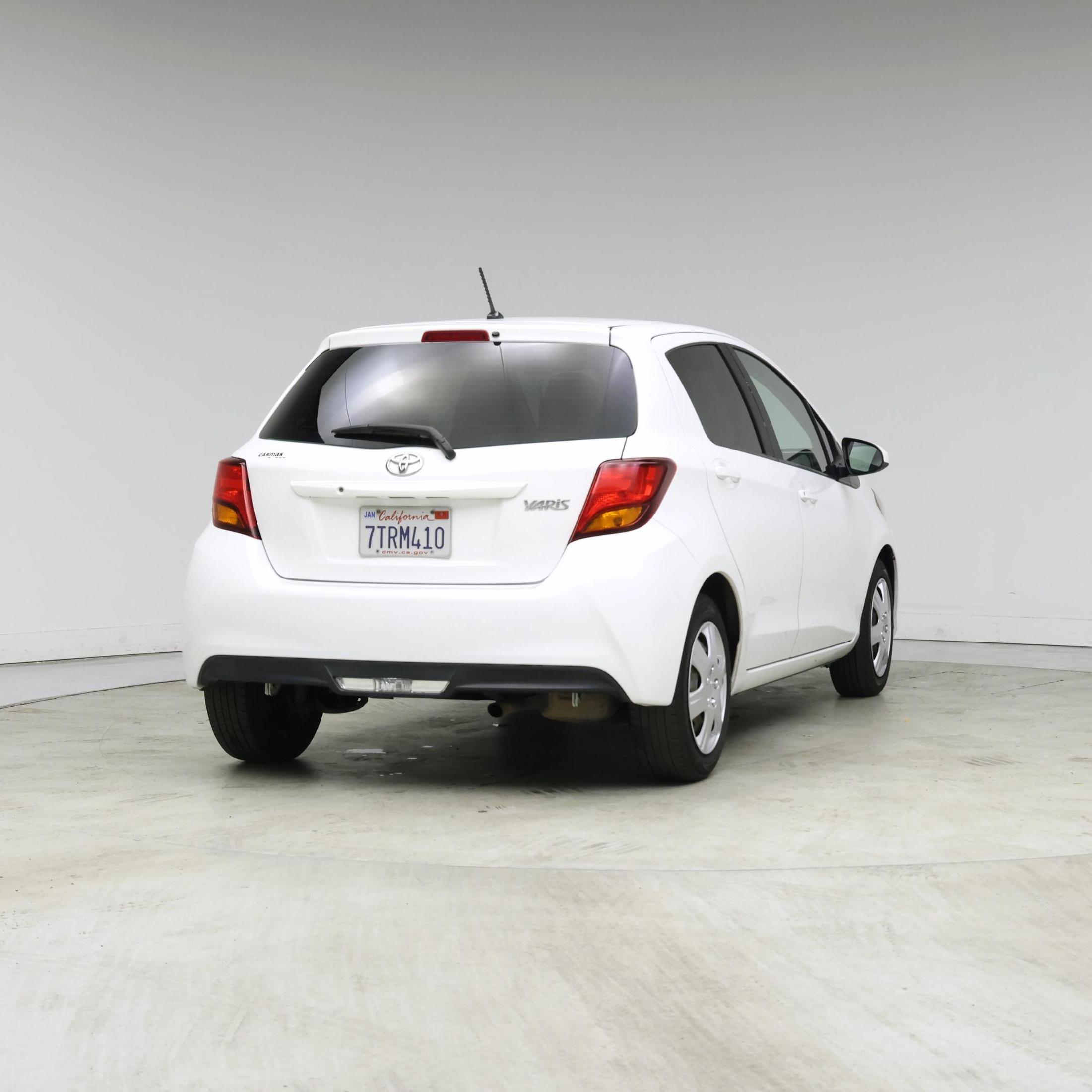 Thumbnail: 2017 Toyota Yaris - 8