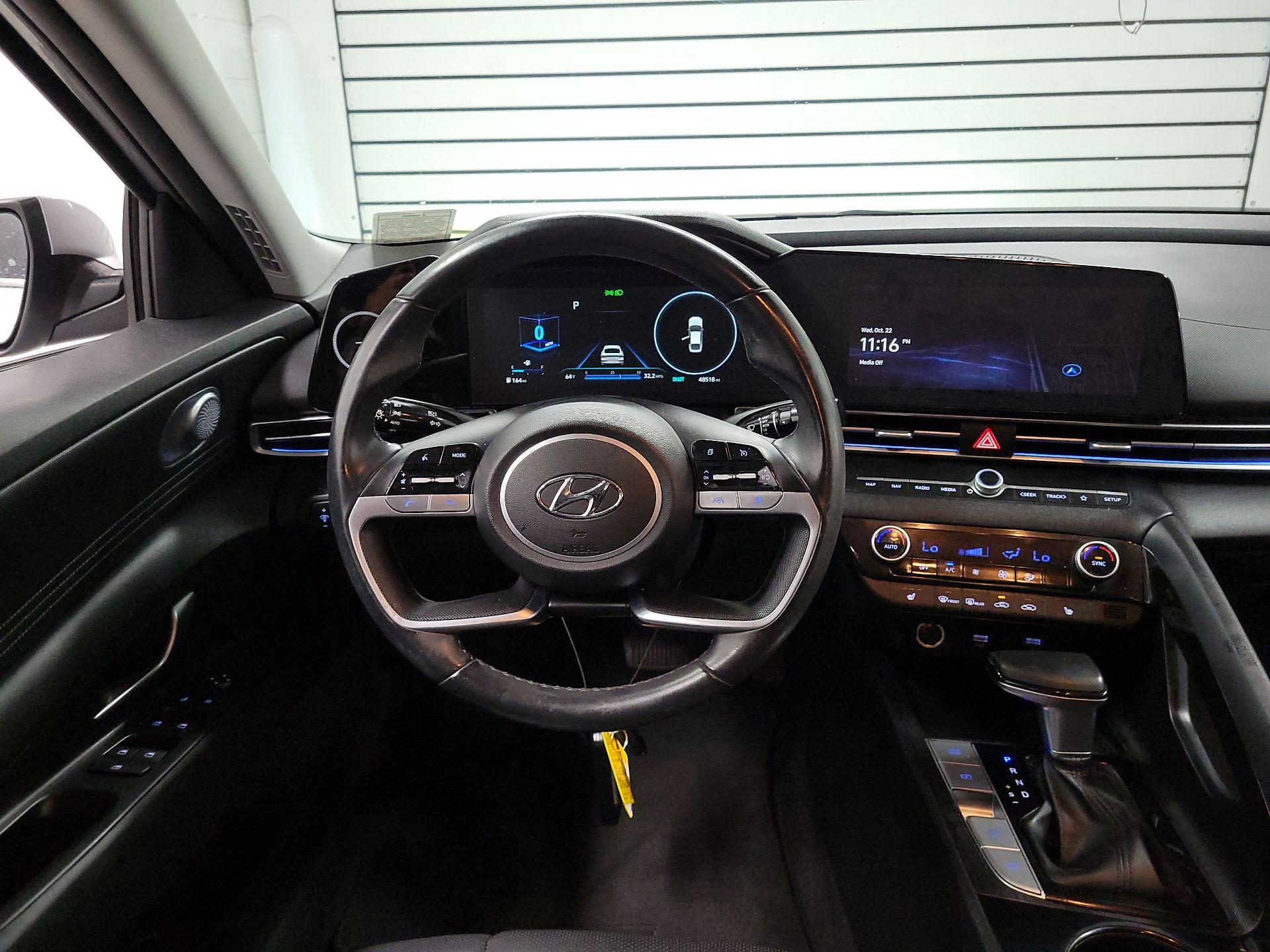 Thumbnail: 2022 Hyundai Elantra - 10