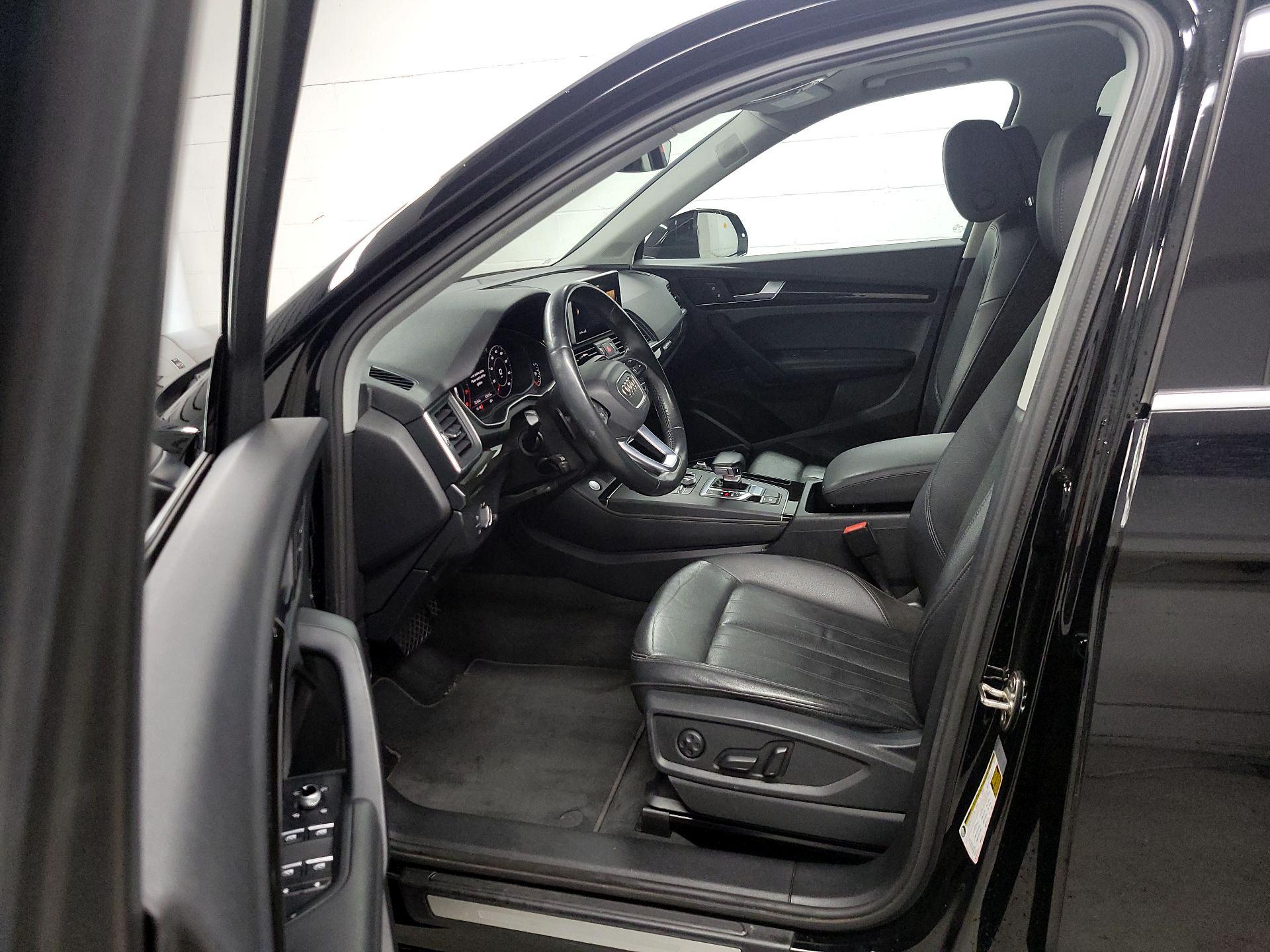 Thumbnail: 2020 Audi Q5 - 11